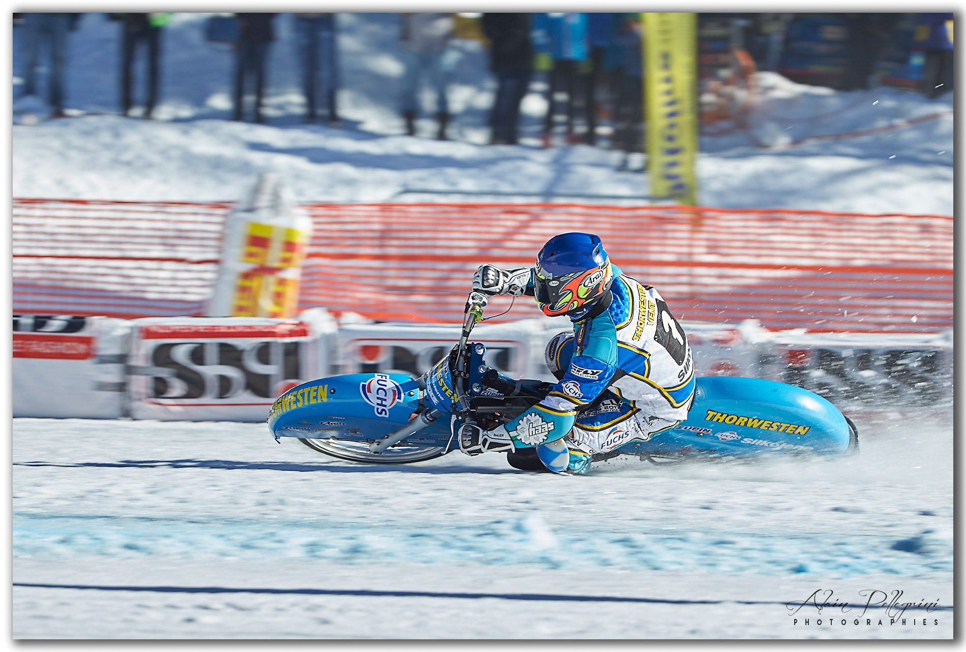 Canon EF 200-400mm F4L IS USM Extender 1.4x sample photo. Ice speedway photography