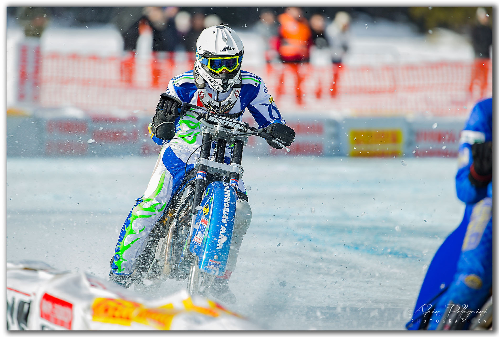 Canon EF 200-400mm F4L IS USM Extender 1.4x sample photo. Ice speedway photography