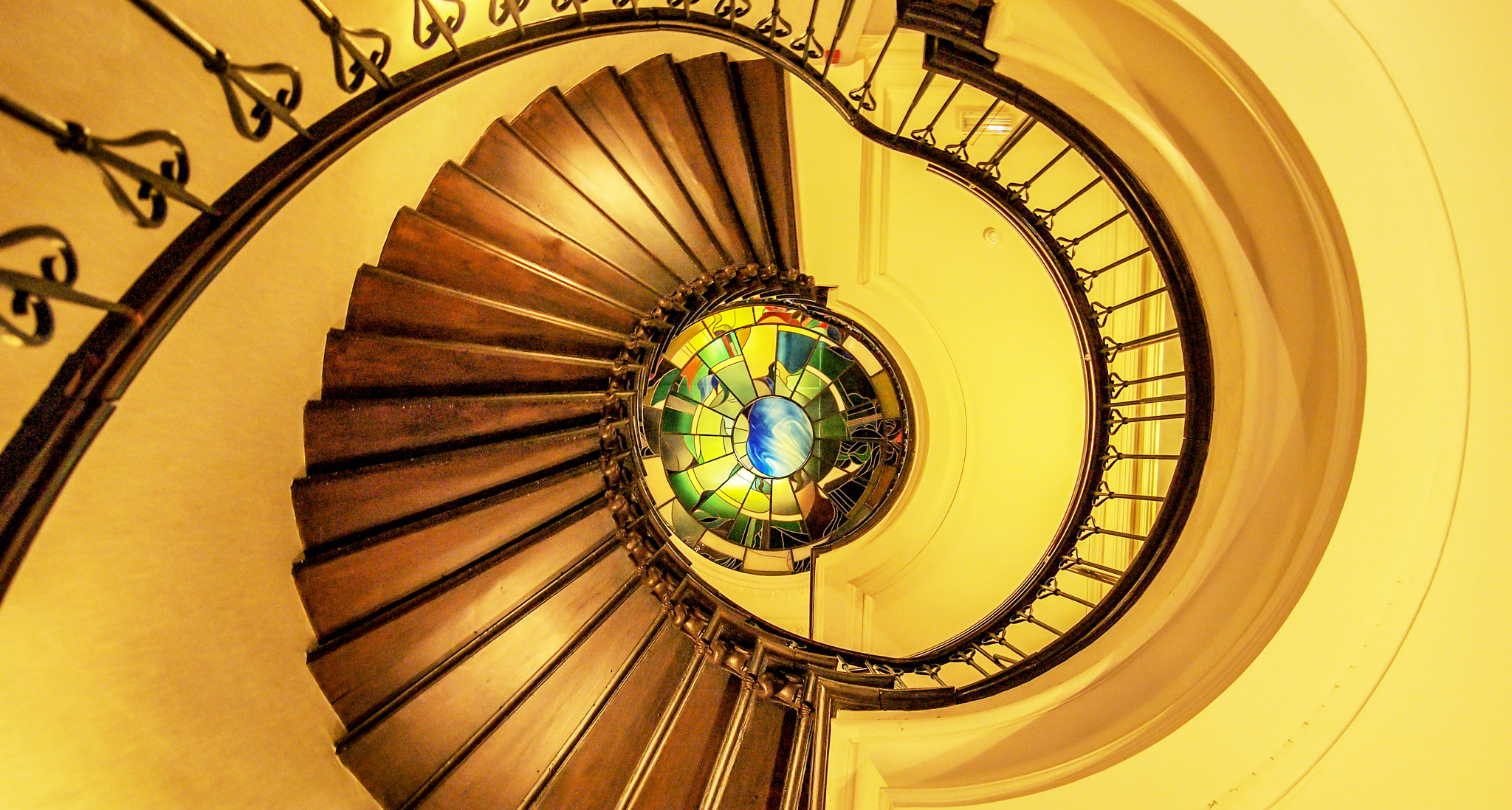 OLYMPUS 11-22mm Lens sample photo. Gent staircase photography
