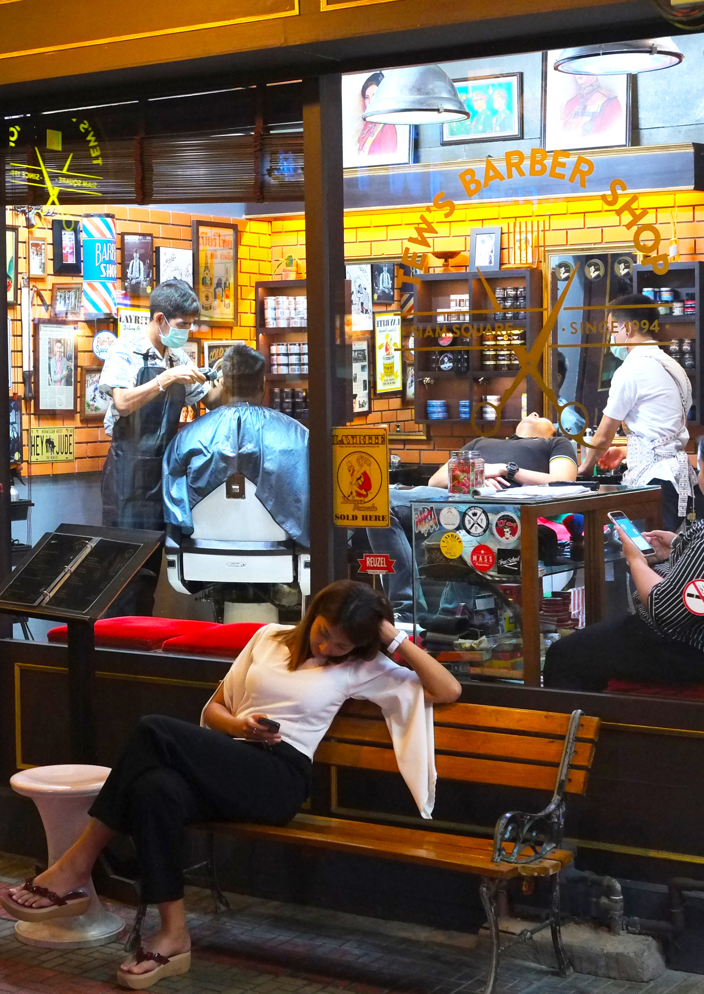 Fujifilm X-E1 + Fujifilm XF 27mm F2.8 sample photo. Barber photography