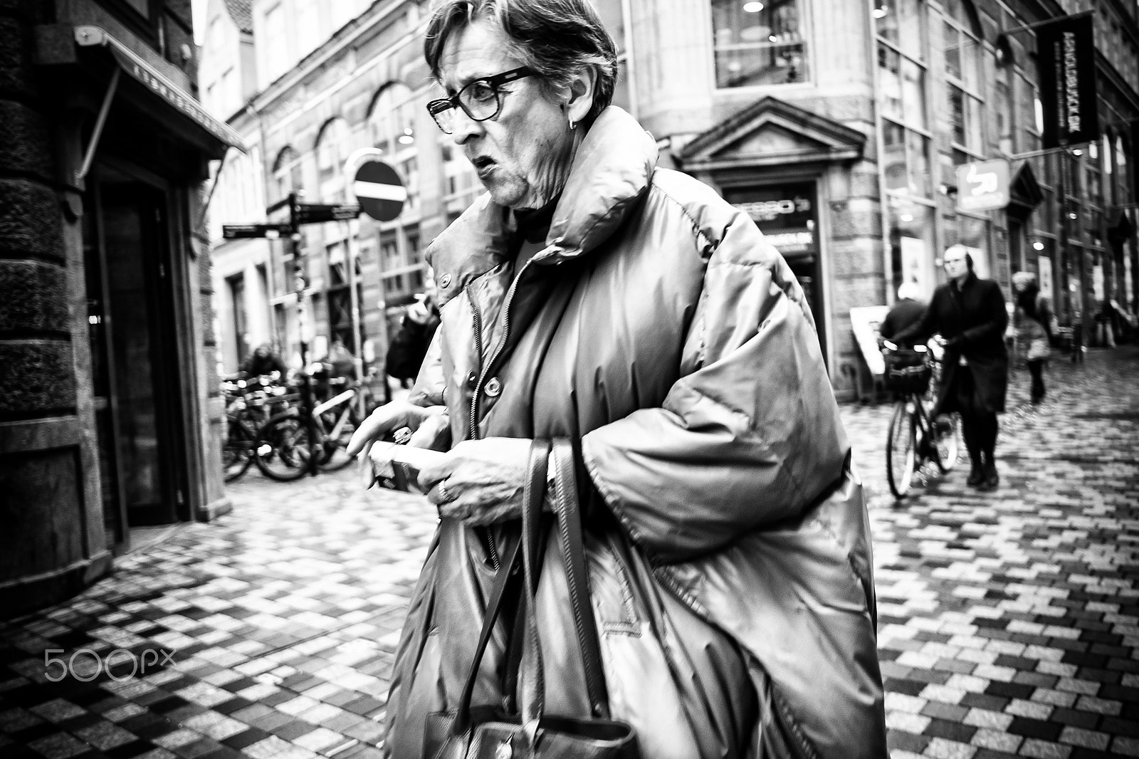 Fujifilm X-Pro2 + Fujifilm XF 18mm F2 R sample photo. Images on the run... photography