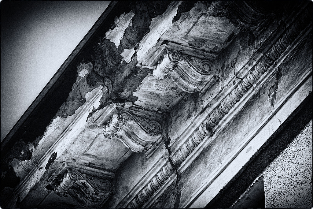 cracked cornice by Nick Patrin on 500px.com