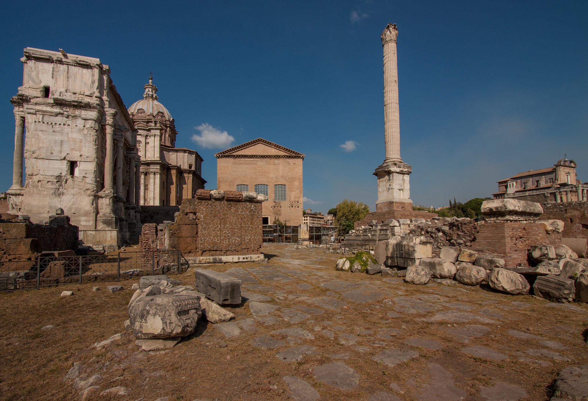 Canon EOS 450D (EOS Rebel XSi / EOS Kiss X2) sample photo. The roman forum, rome, italy. photography
