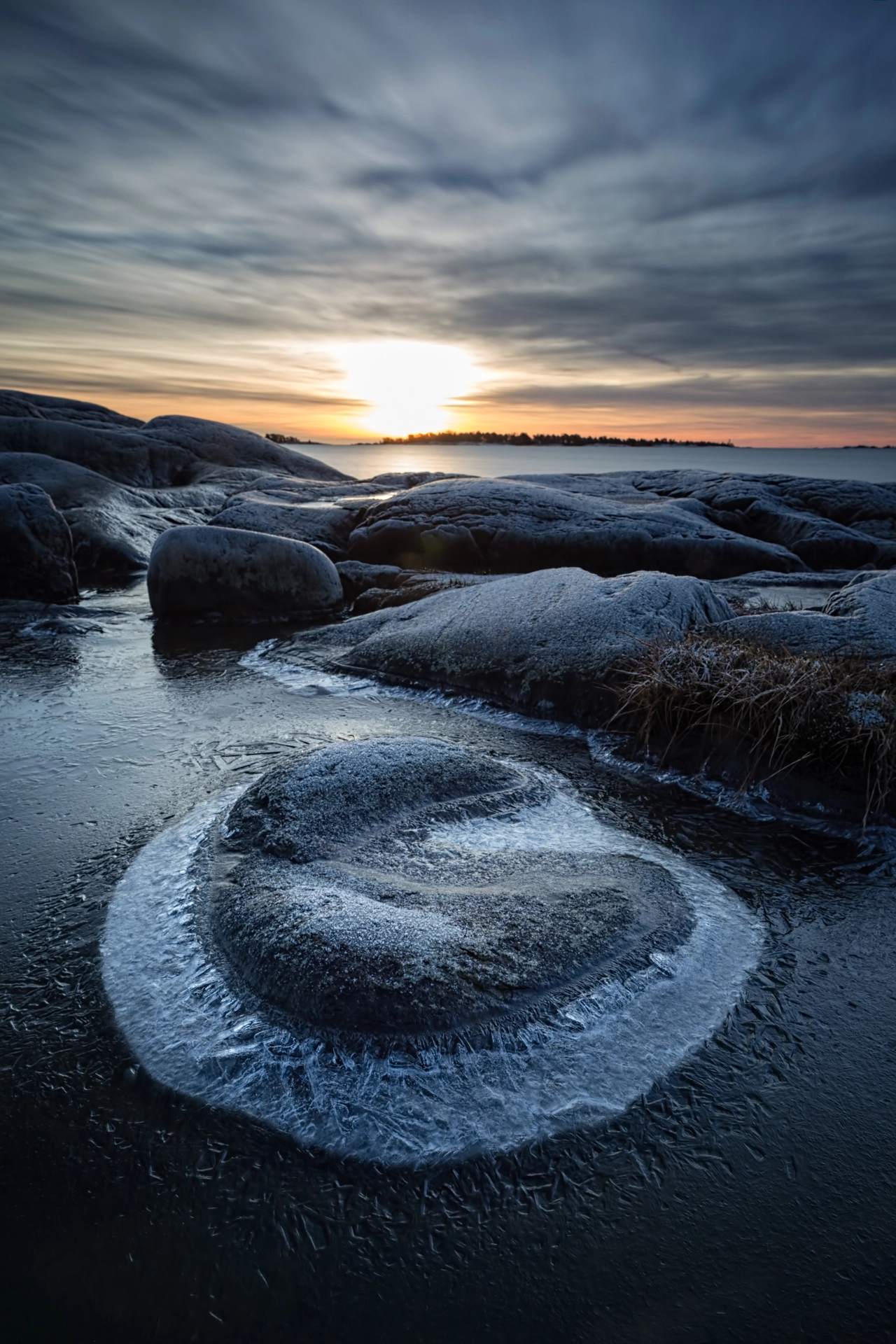 Canon EOS 6D + Canon EF 24mm F1.4L II USM sample photo. Beautiful winter morning photography
