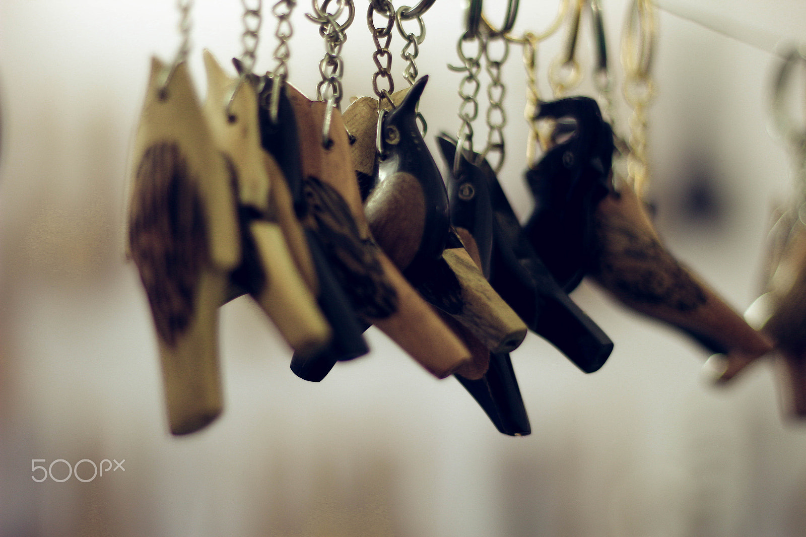 Canon EOS 1200D (EOS Rebel T5 / EOS Kiss X70 / EOS Hi) + Canon EF 50mm F1.8 II sample photo. Keyrings at a local fair photography