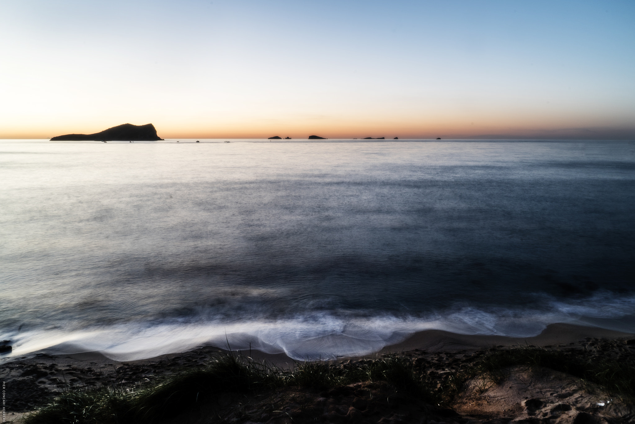 Sony a7S II + Sony Vario Tessar T* FE 24-70mm F4 ZA OSS sample photo. Shoreline photography