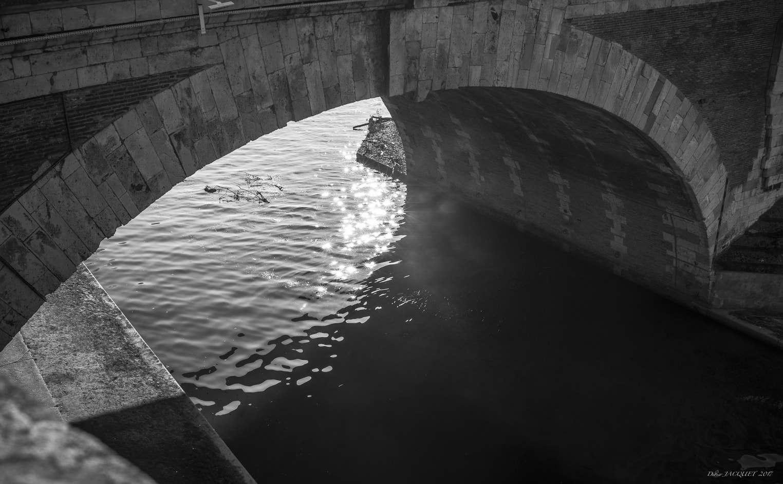Nikon D800 + Nikon AF Nikkor 35mm F2D sample photo. Pont neuf toulouse photography