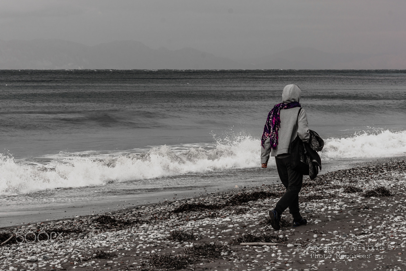 Nikon D7200 + Sigma 70-300mm F4-5.6 APO DG Macro sample photo. The two females side by side (woman and the sea) photography