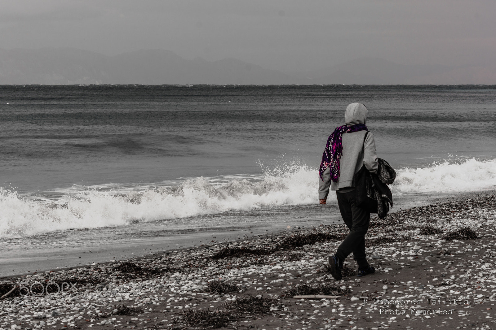 Sigma 70-300mm F4-5.6 APO DG Macro sample photo. The two females side by side (woman and the sea) photography