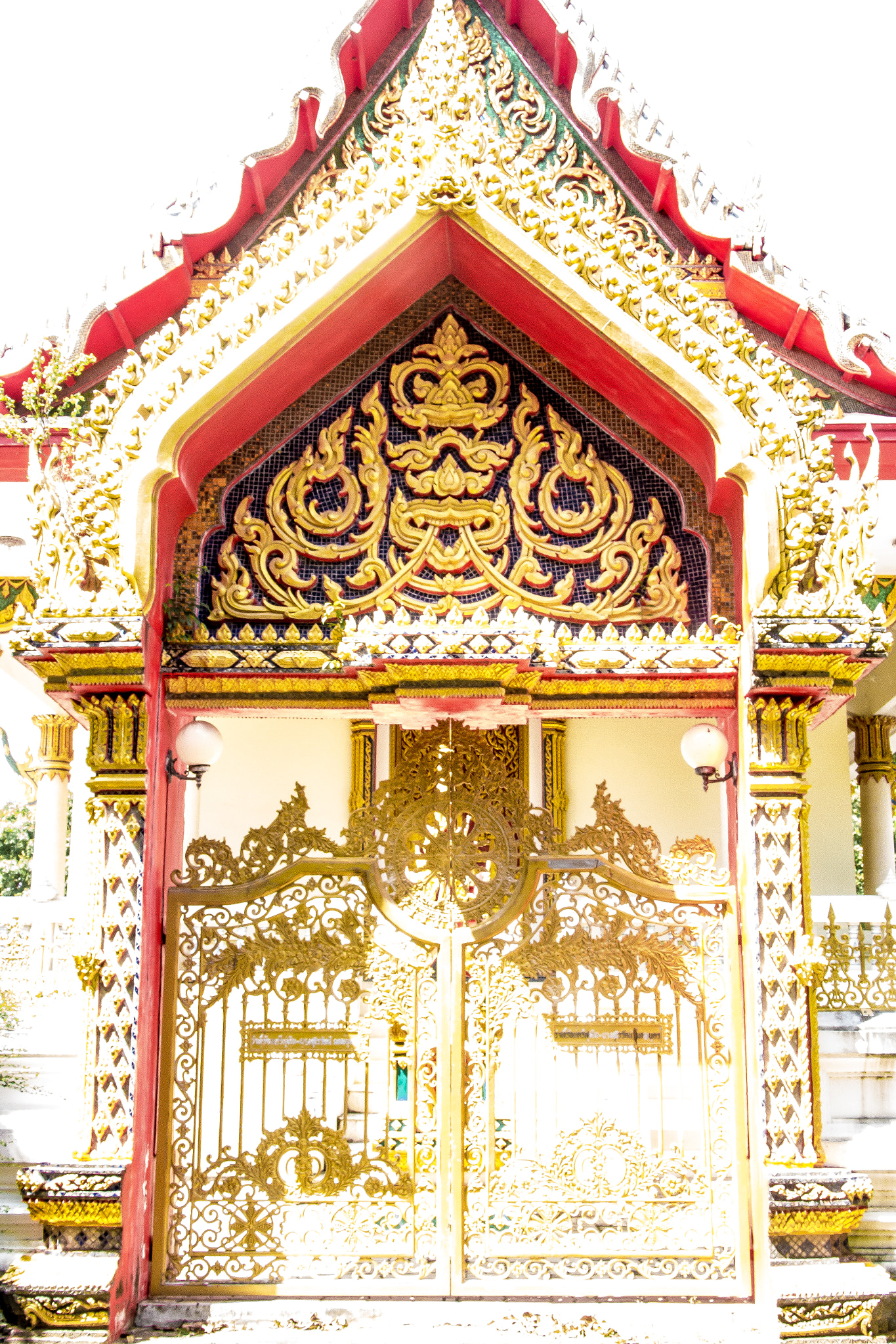 Canon EOS 1200D (EOS Rebel T5 / EOS Kiss X70 / EOS Hi) + Canon TS-E 90mm F2.8 Tilt-Shift sample photo. Thailand trip : light gate photography