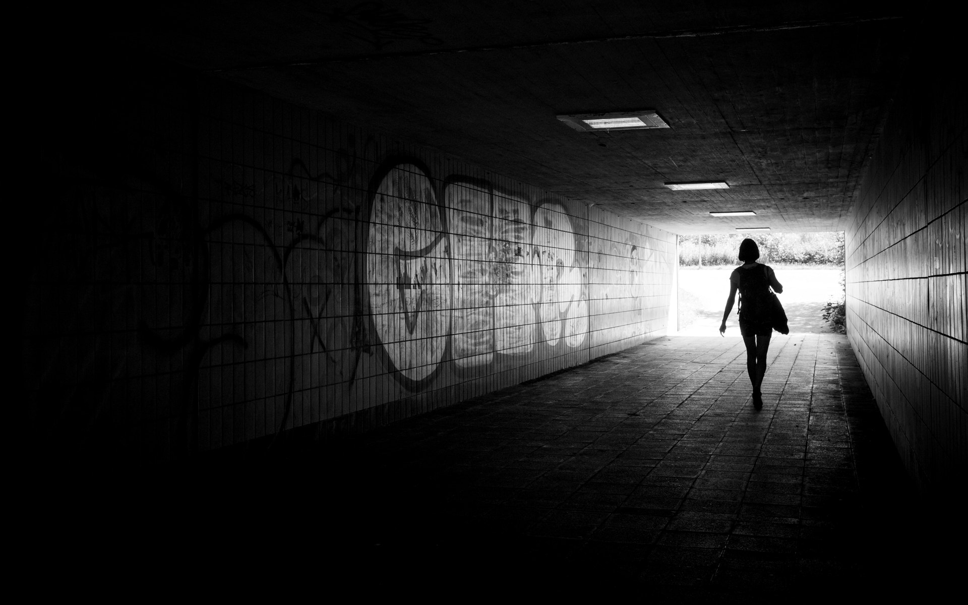 Sony Sonnar T* E 24mm F1.8 ZA sample photo. Silhouette photography
