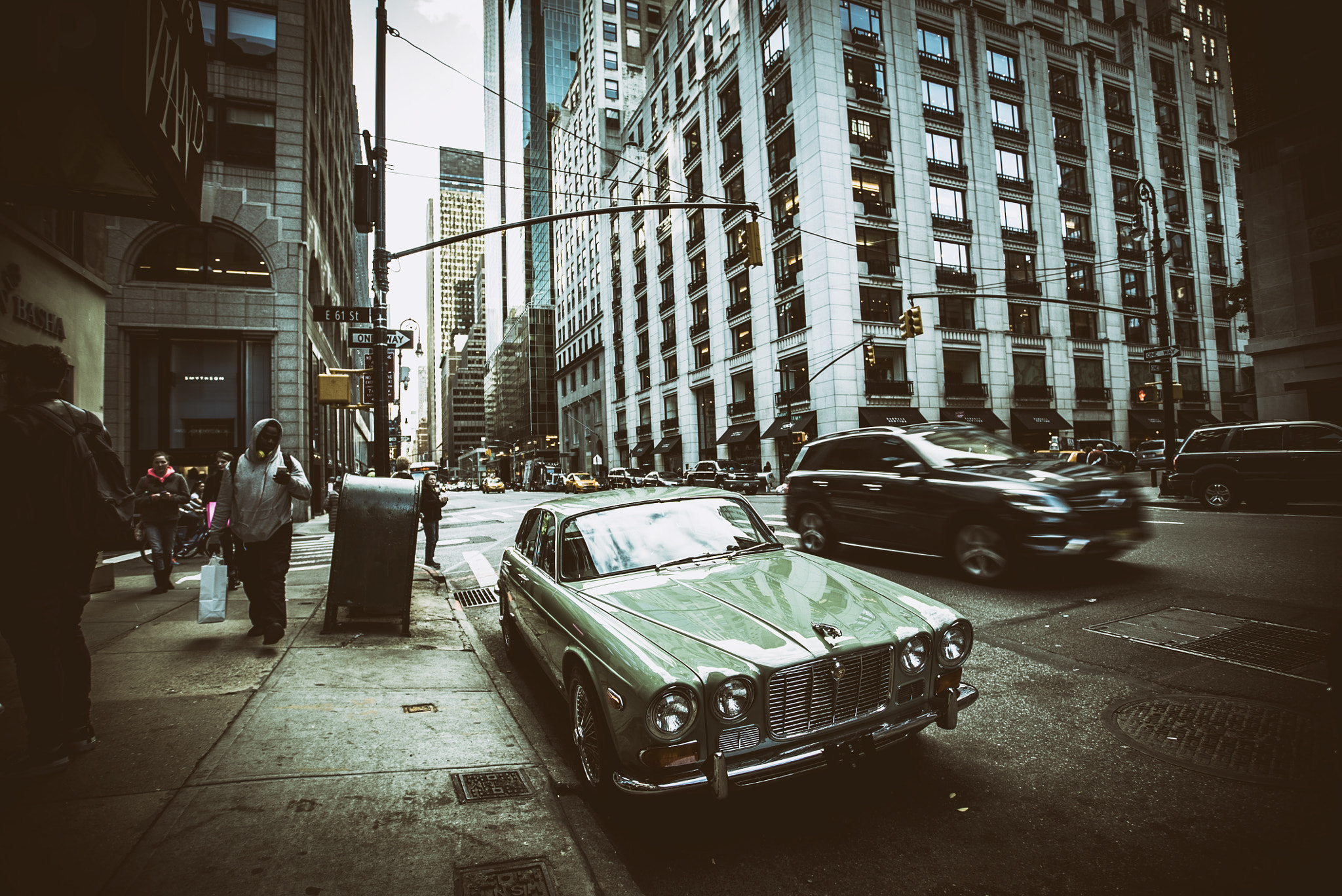 Sony a7S + Sony DT 50mm F1.8 SAM sample photo. Special car in nyc photography