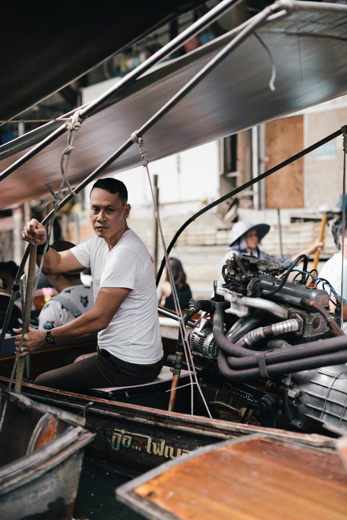 Sony a7R II + Canon EF 50mm F1.2L USM sample photo. Floating market photography