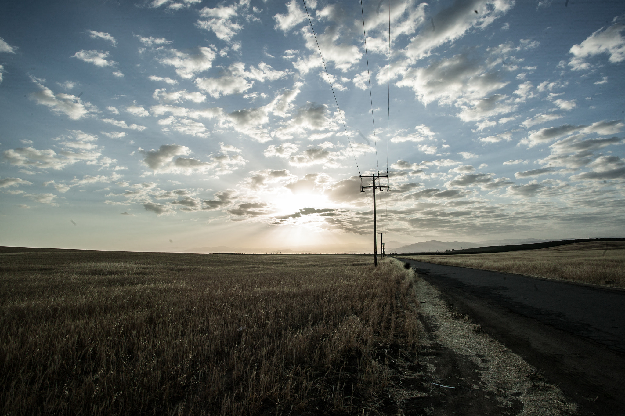 Canon EOS-1Ds + Canon EF 17-40mm F4L USM sample photo. Long fields in the usa photography