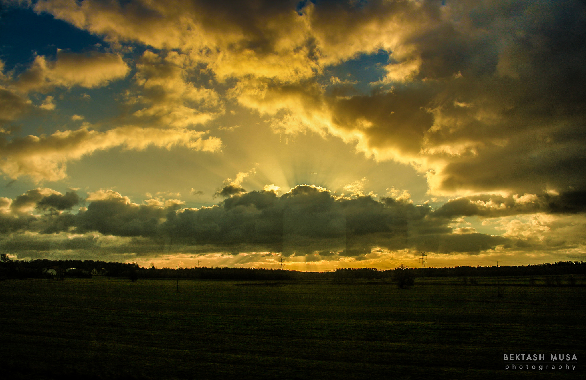 Canon EF-S 18-55mm F3.5-5.6 IS sample photo. Sunset time while train voyage photography