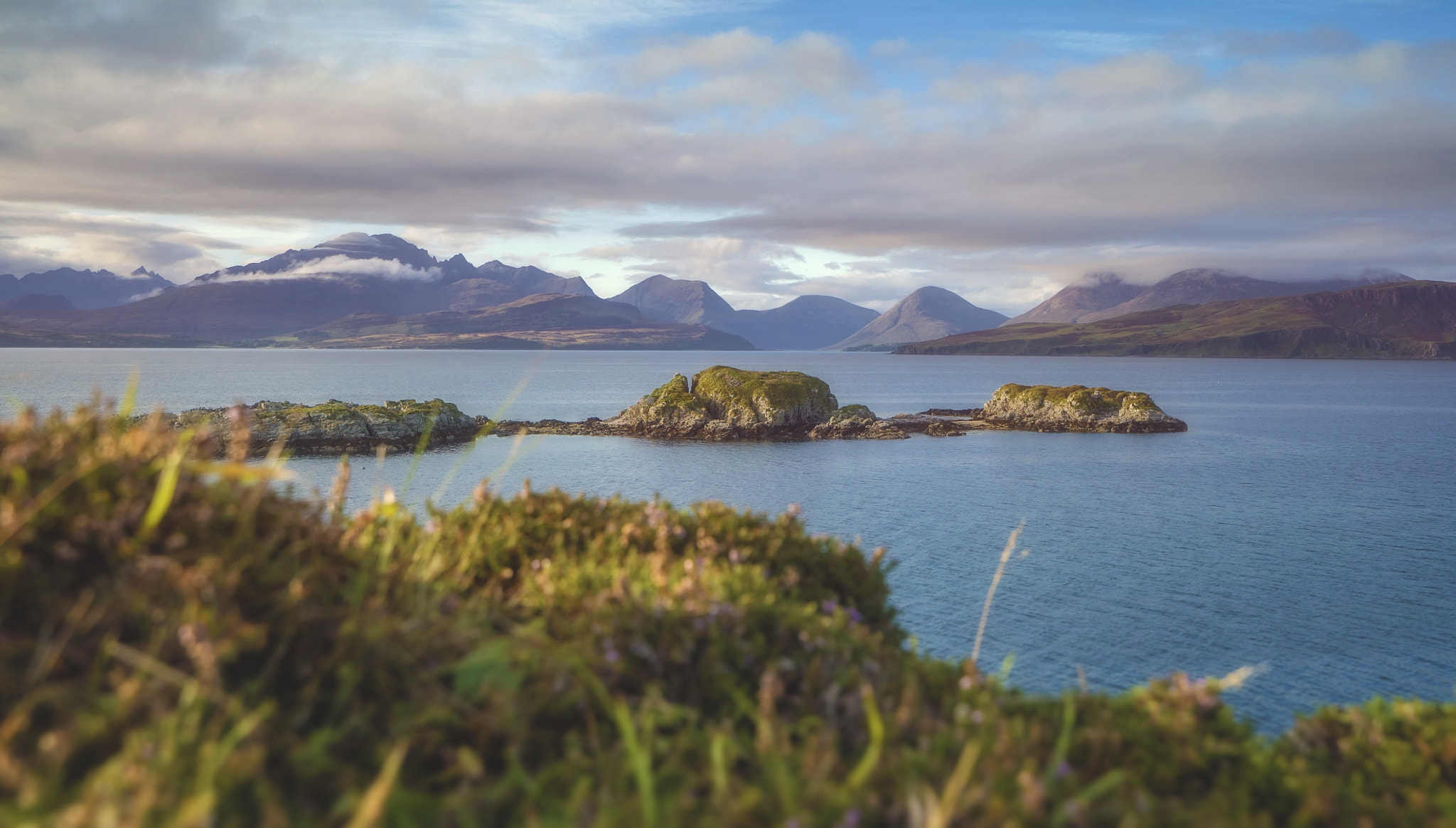 Sony a7S + Sony Vario-Tessar T* FE 16-35mm F4 ZA OSS sample photo. Serenity on the isle of skye photography