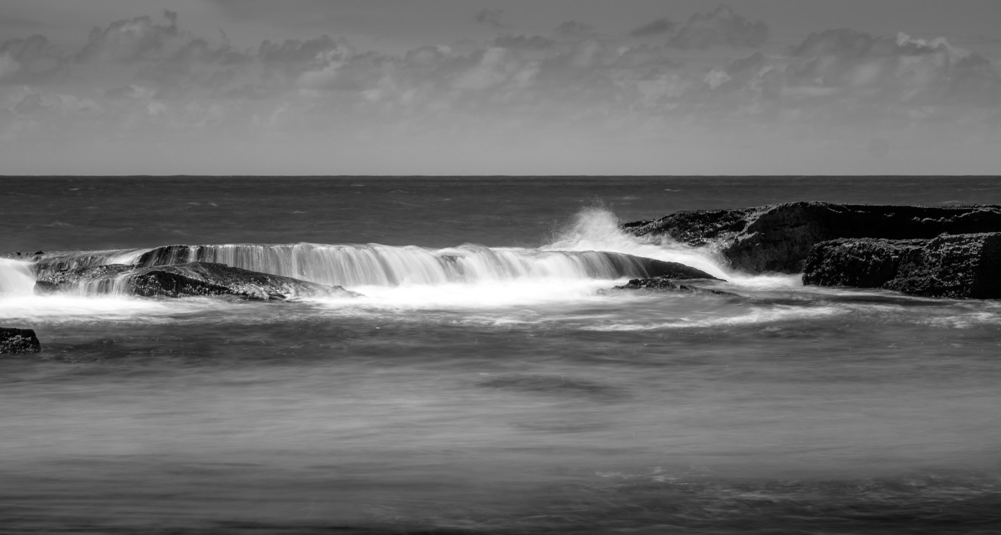 Sony a6000 + Sony Vario Tessar T* FE 24-70mm F4 ZA OSS sample photo. Wave crashing photography