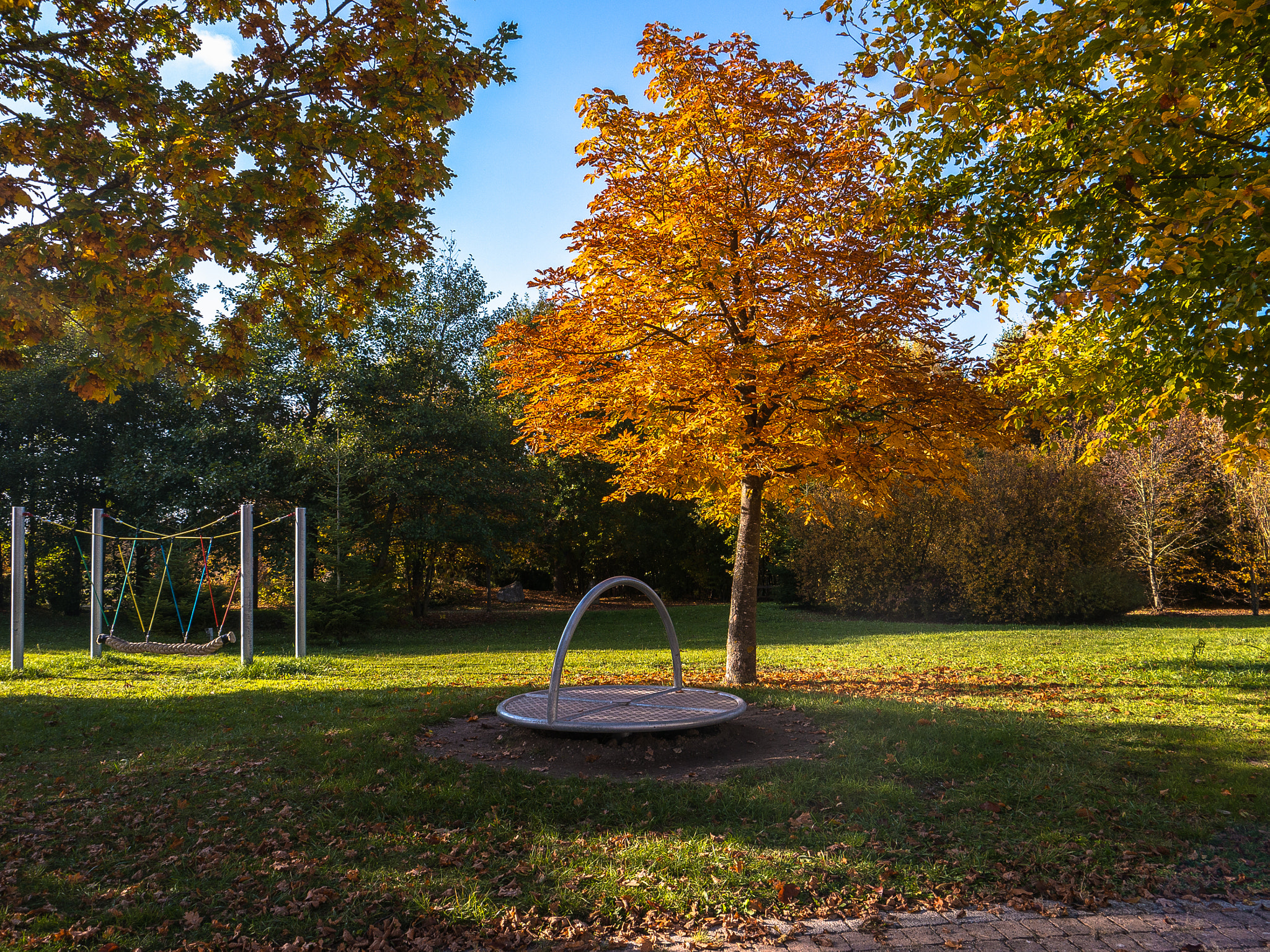 Panasonic Lumix DMC-G5 sample photo. Herbst auf dem spielplatz photography