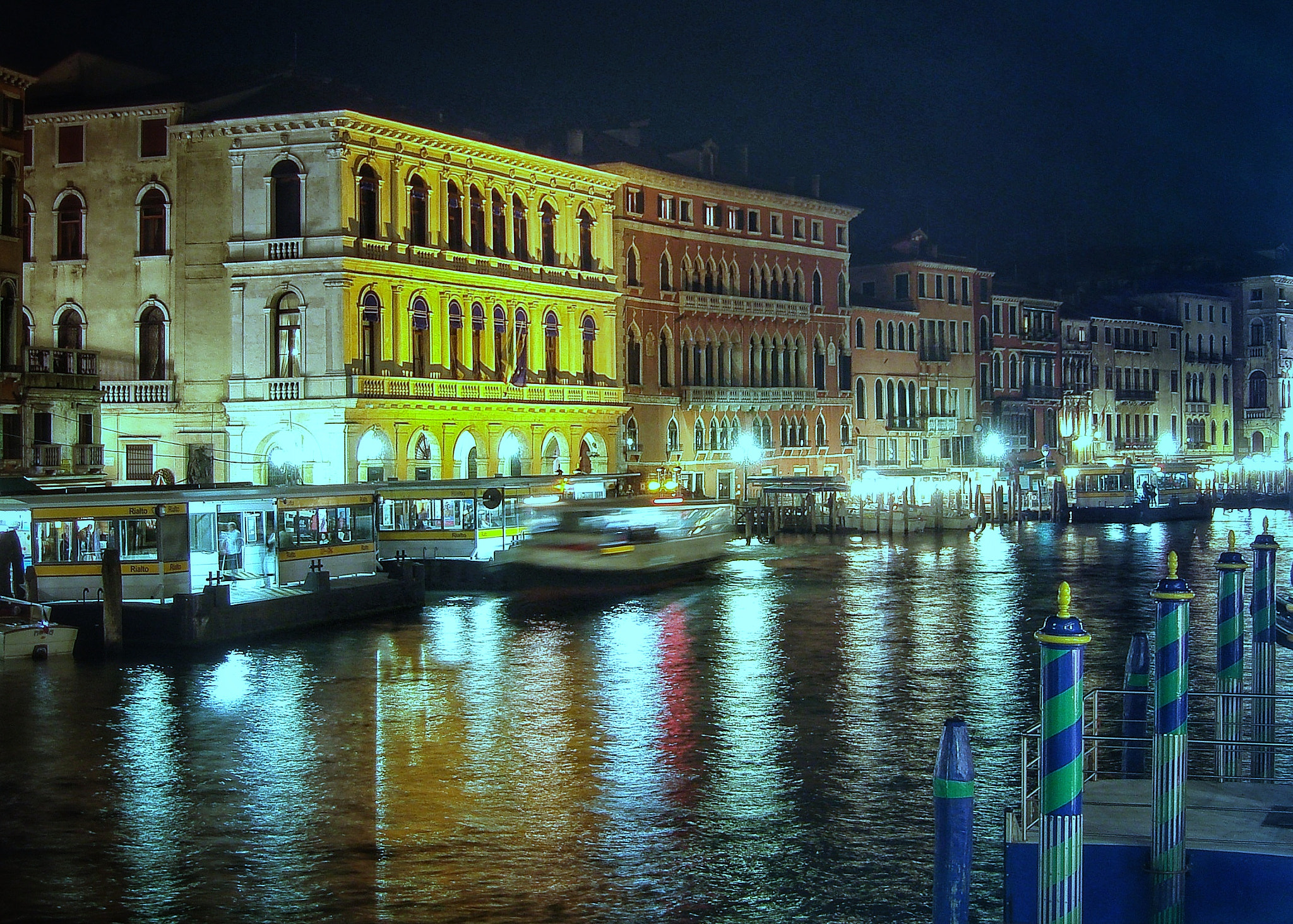 Sony DSC-N2 sample photo. Venice_44 photography