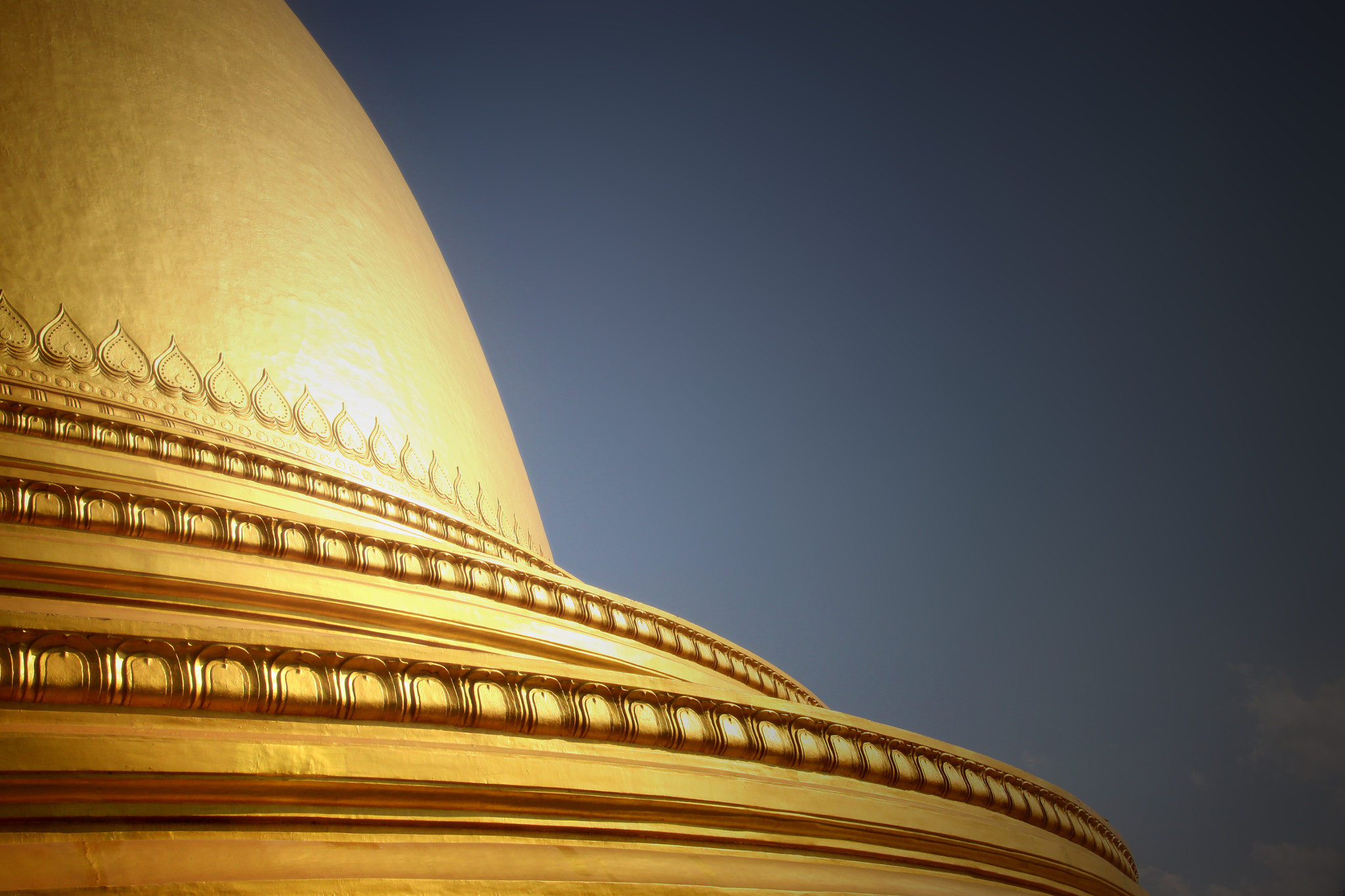 Sigma 18-250mm F3.5-6.3 DC OS HSM sample photo. Stupa photography