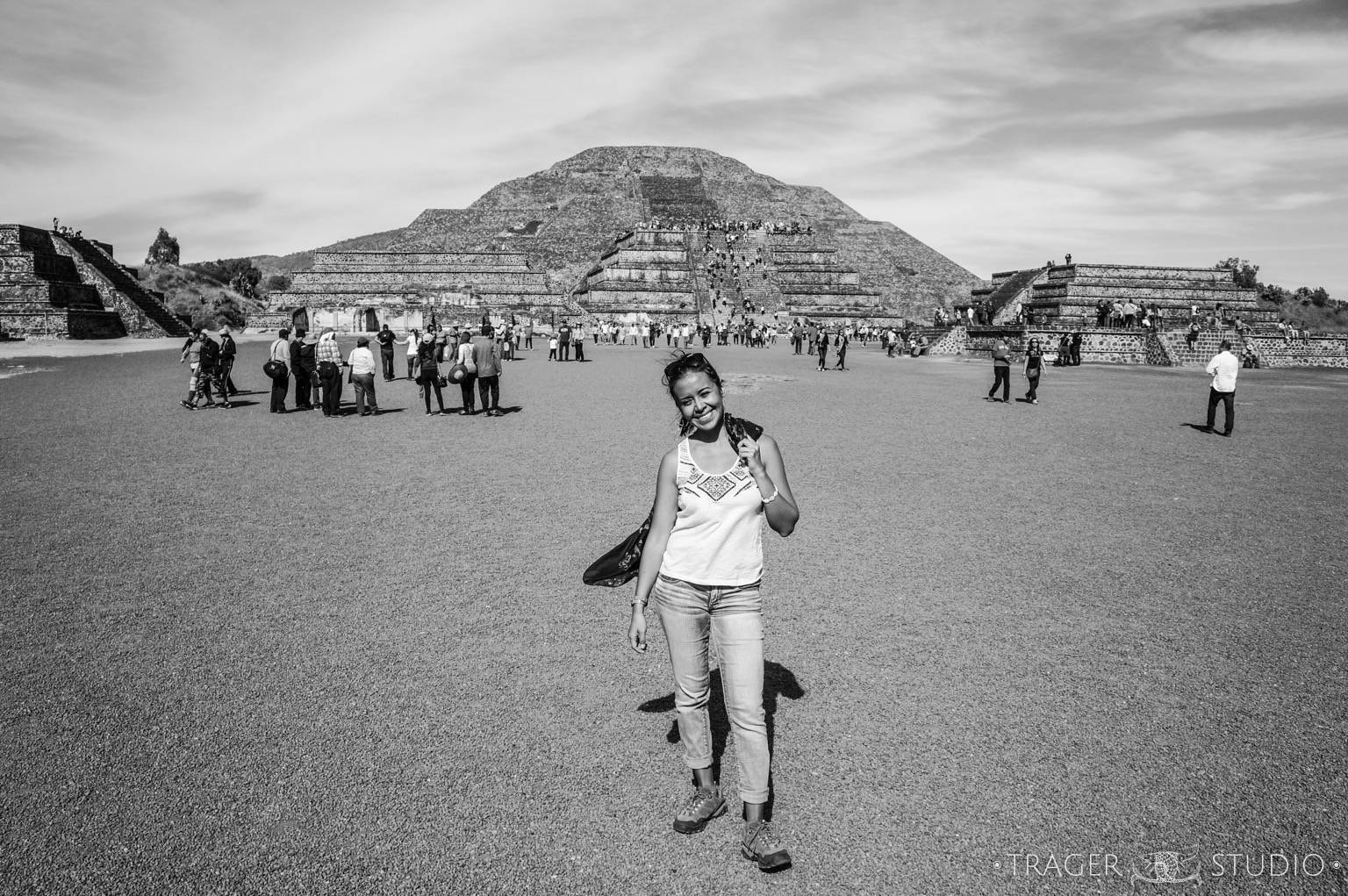 Sony Alpha NEX-5R + Sony E 18-55mm F3.5-5.6 OSS sample photo. The blessings of the sun at teotihuacan photography