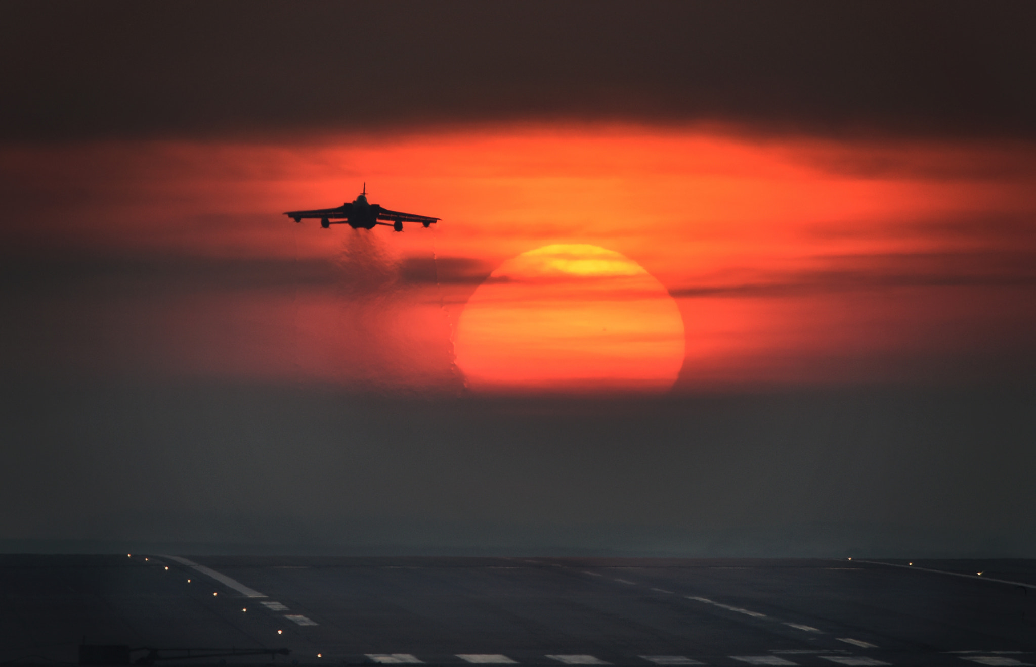 Nikon D810 + Nikon AF-S Nikkor 300mm F2.8G ED VR II sample photo. Fighter jet at sunset photography