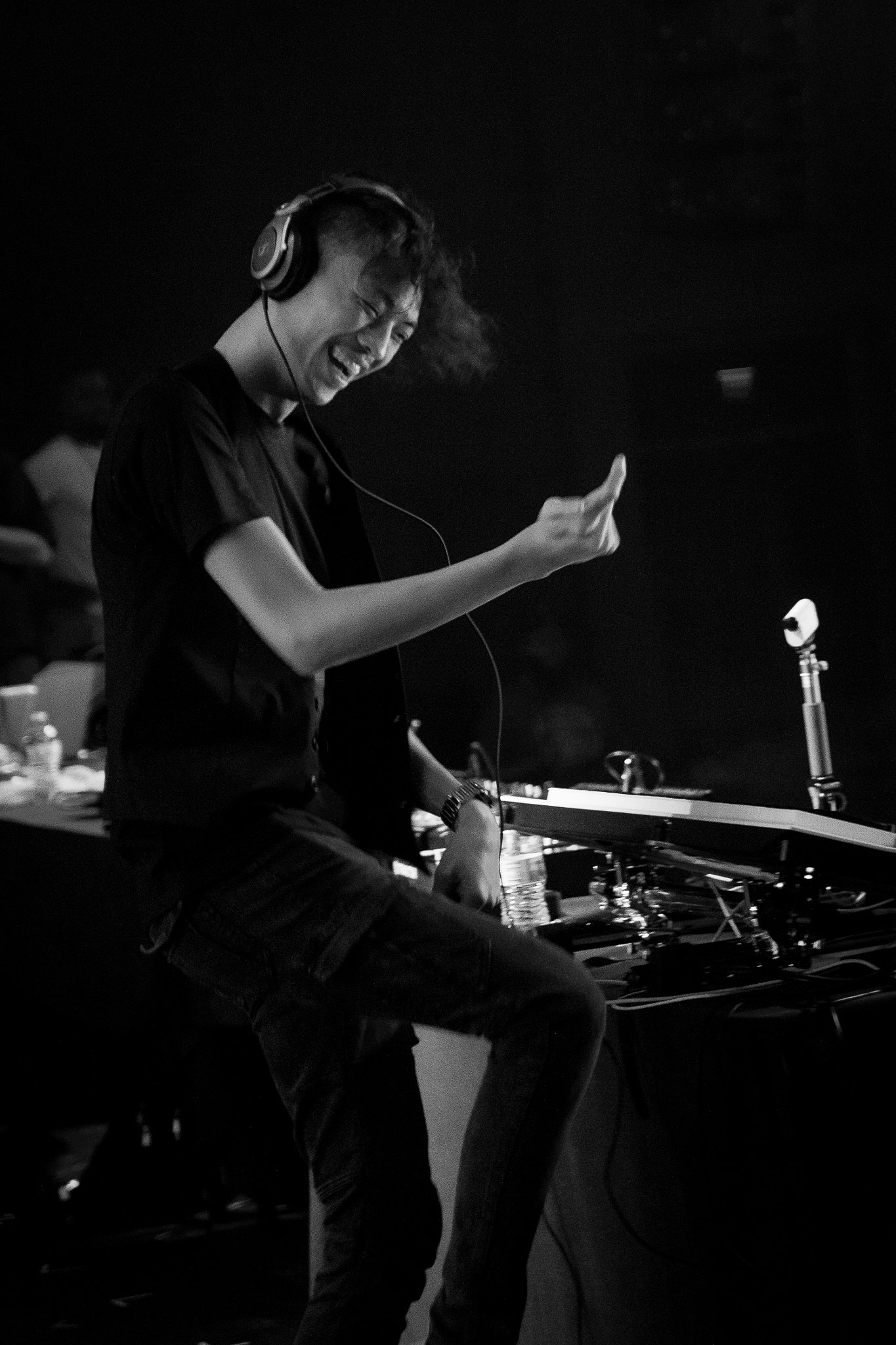 Canon EOS 60D + Sigma 24-70mm F2.8 EX DG Macro sample photo. Dj-jo in the moment - magfest 2017 photography