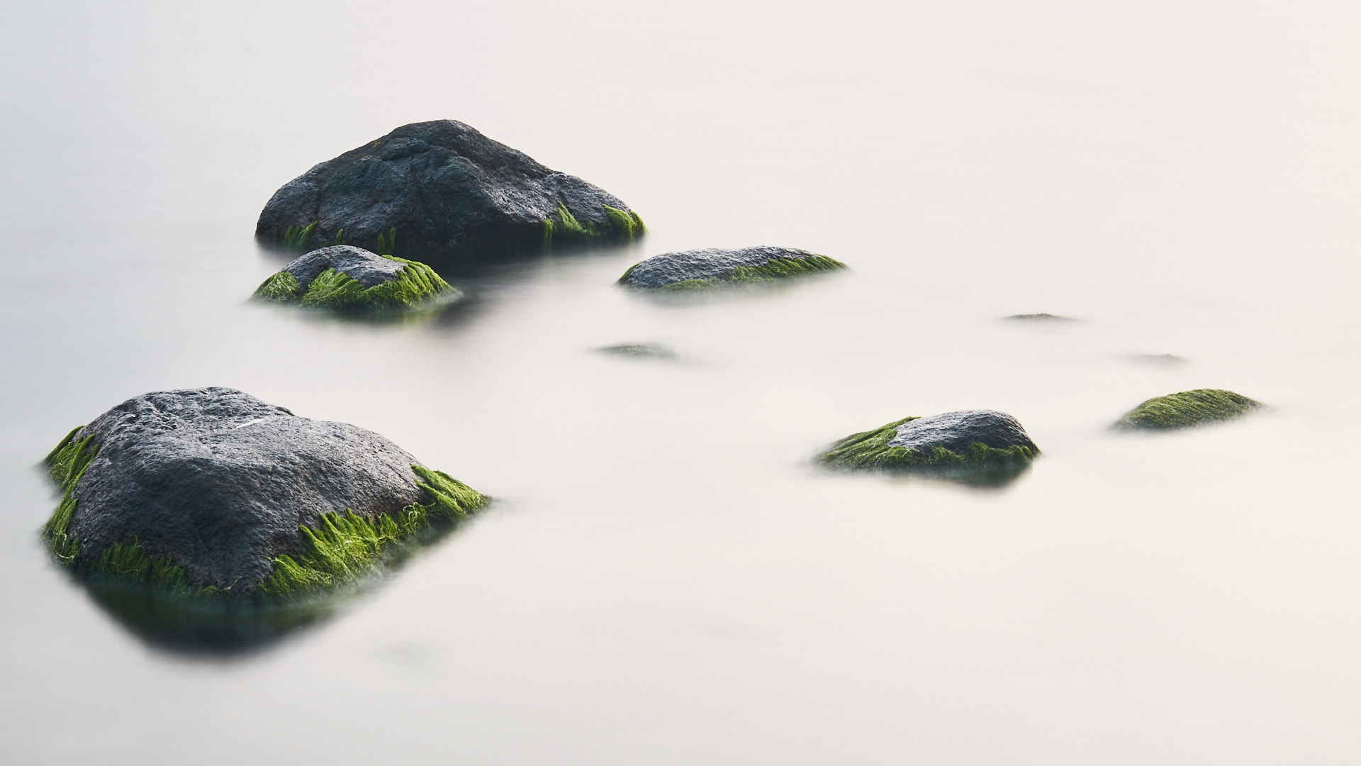 Nikon AF Nikkor 24-85mm F2.8-4D IF sample photo. Stones in the sea photography