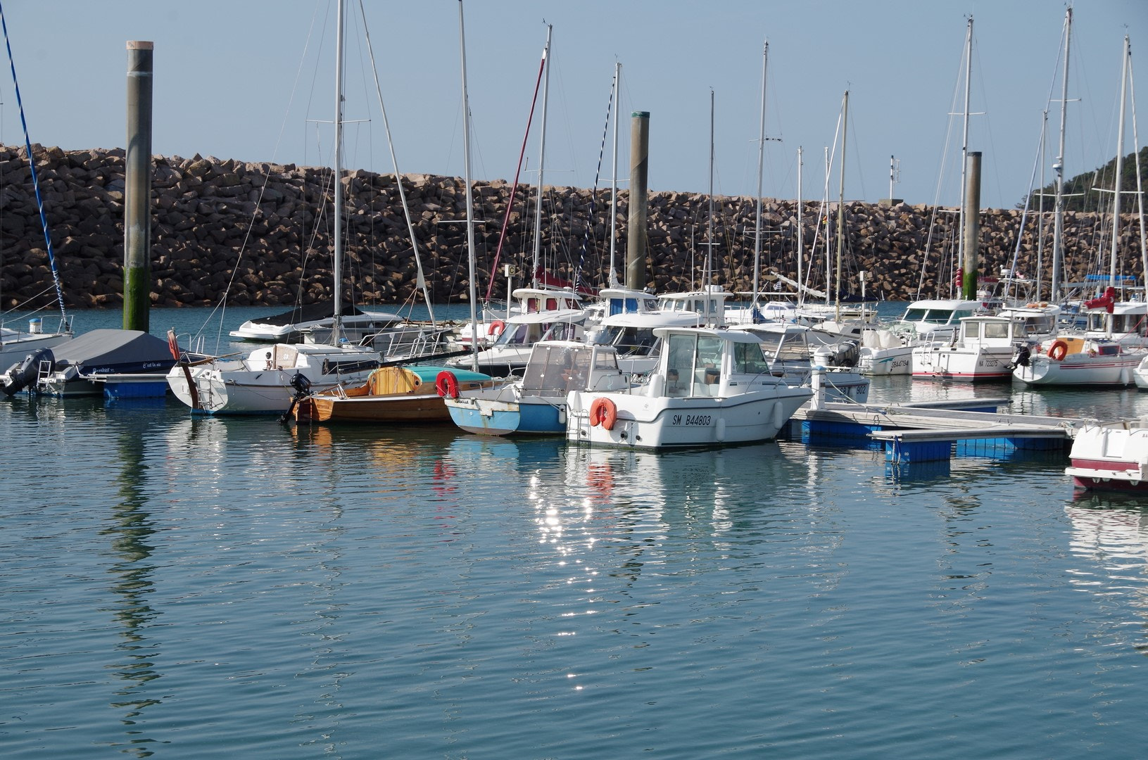 Pentax K-50 sample photo. Port de trébeurden photography