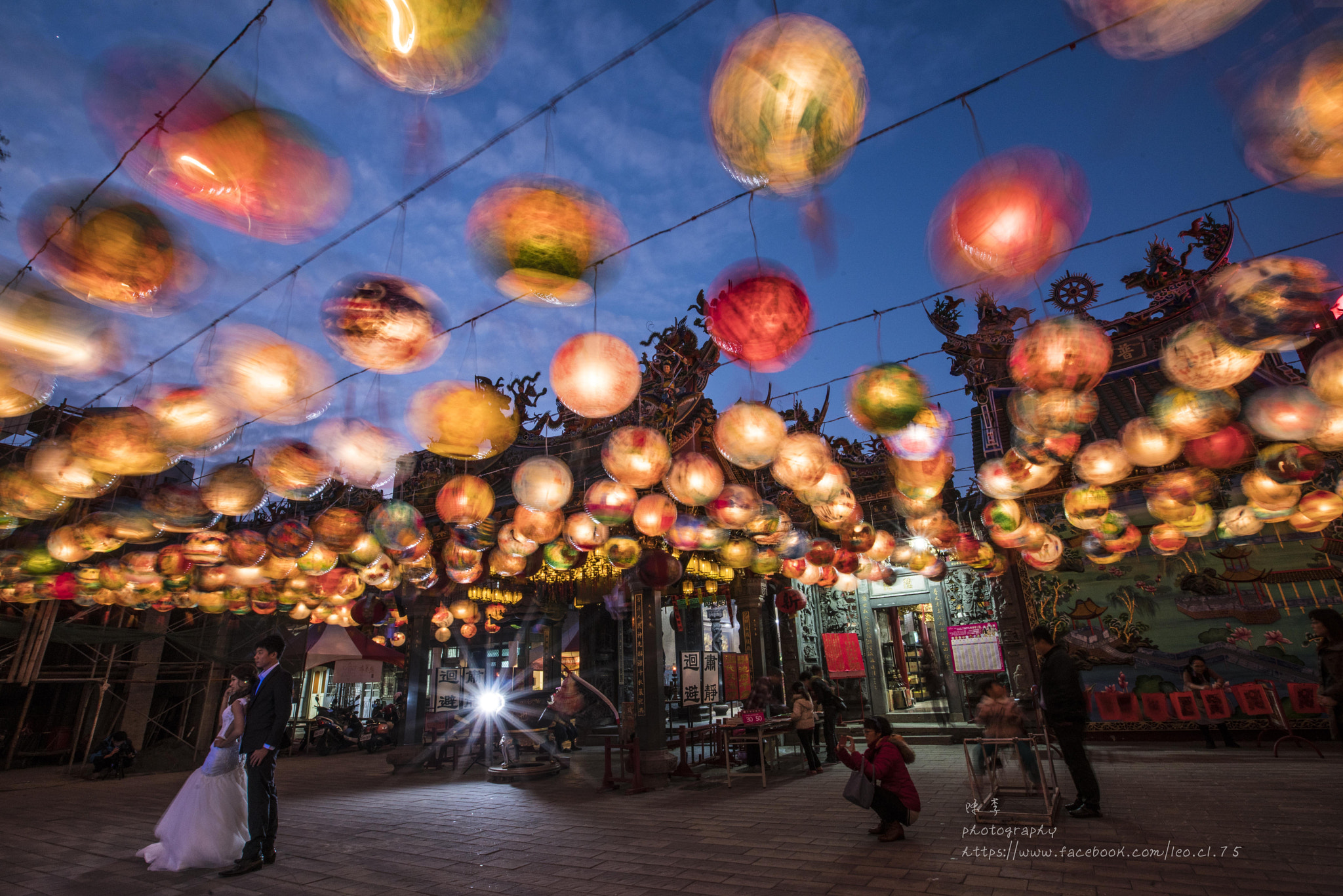 Sony a7R II + Canon EF 16-35mm F2.8L II USM sample photo. Lantern of puji temple photography