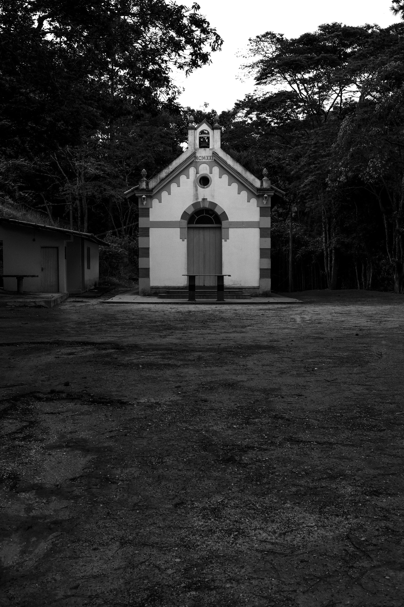 Fujifilm X-T10 + Fujifilm XF 27mm F2.8 sample photo. Capela do barreiro photography