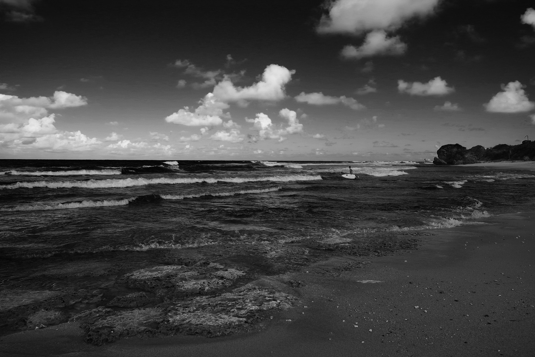 Sigma 10-20mm F3.5 EX DC HSM sample photo. The lone surfer photography