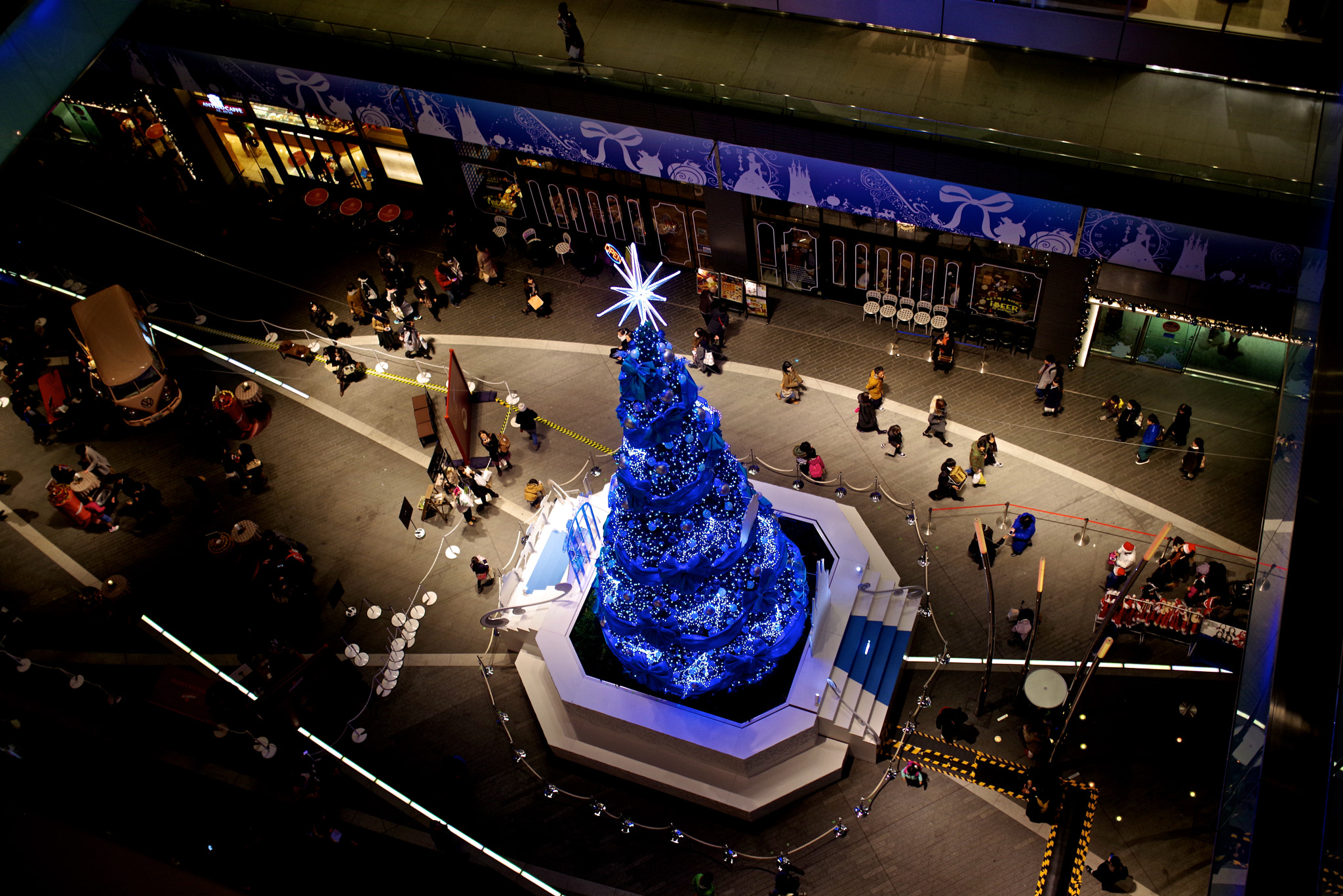 Pentax K-1 + Sigma 35mm F1.4 DG HSM Art sample photo. Last christmas photography