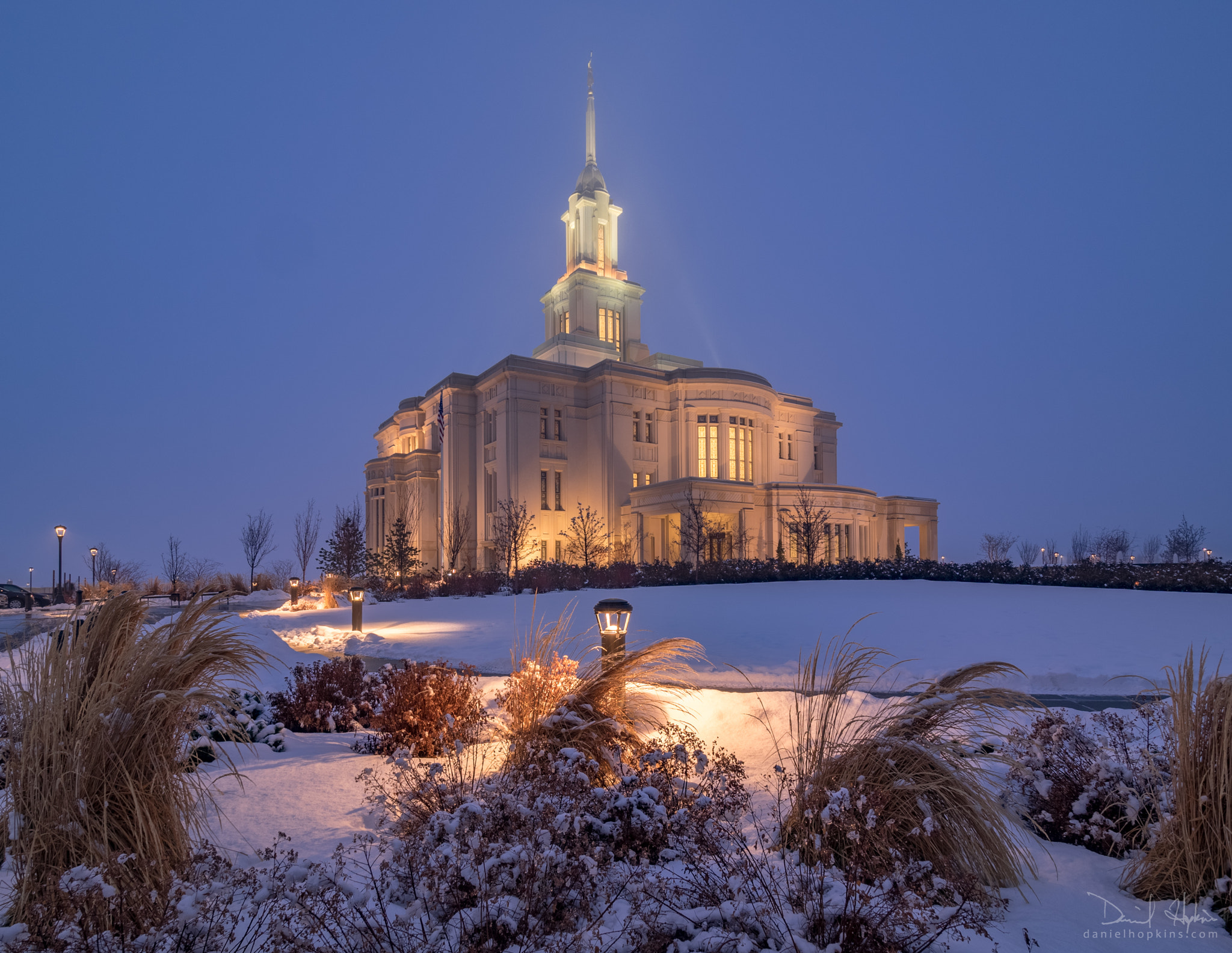 Olympus M.Zuiko Digital ED 7-14mm F2.8 PRO sample photo. Lighting our way photography