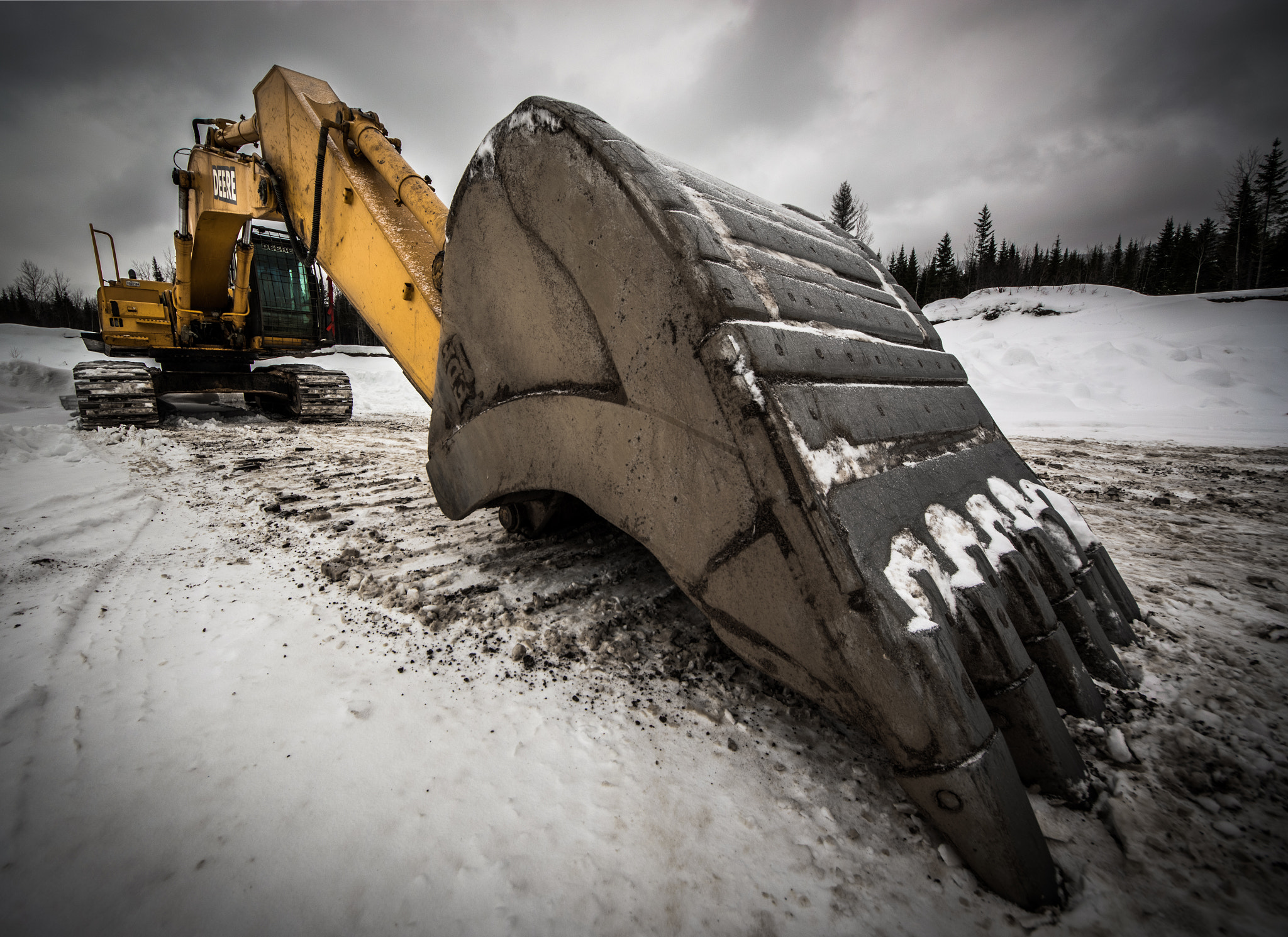 Sigma 8-16mm F4.5-5.6 DC HSM sample photo. Just another digger photography