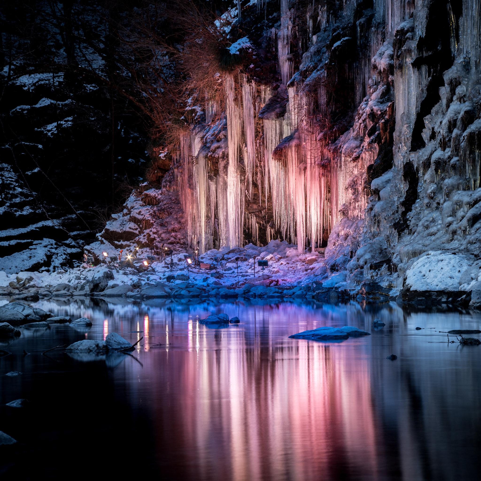 HD Pentax DA 55-300mm F4.0-5.8 ED WR sample photo. Icicle photography