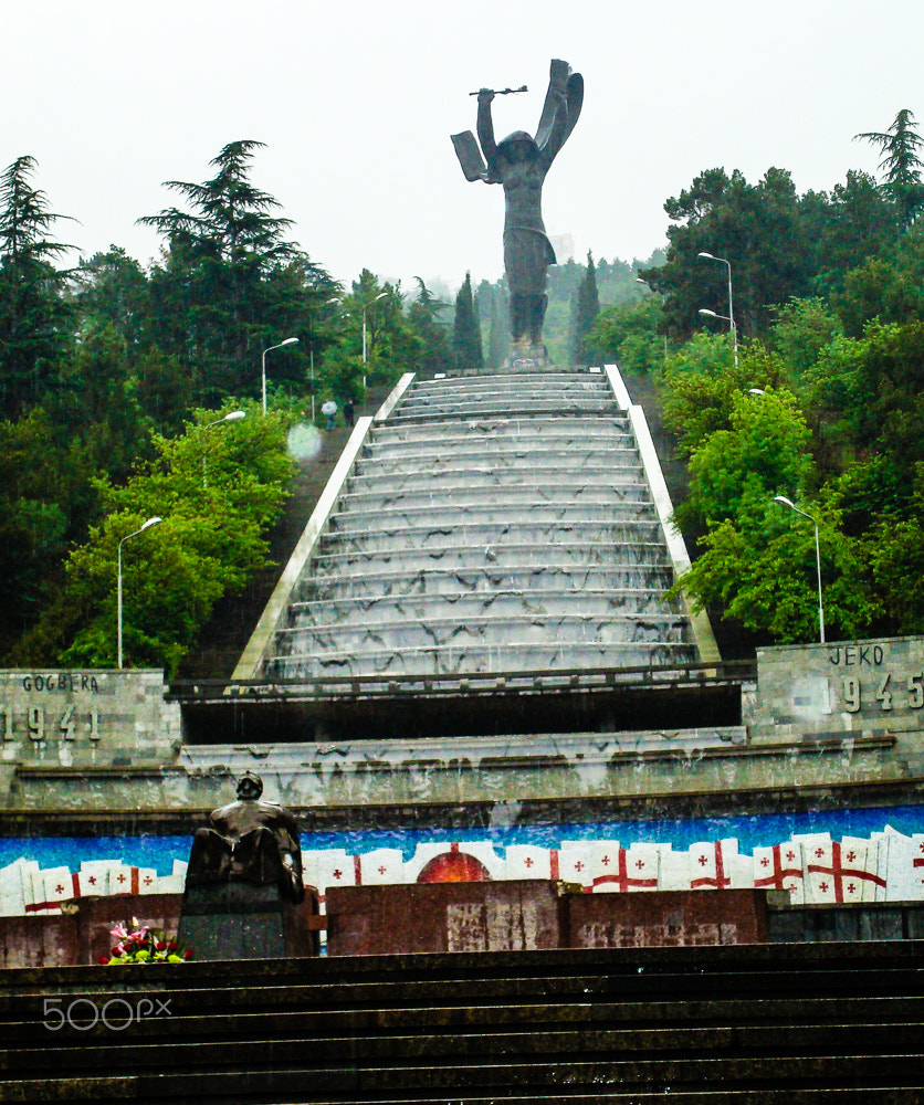 Sony DSC-W90 sample photo. Unknown soldier in the rain - tbilisi photography