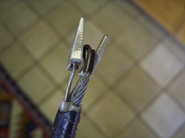 CASIO QV-R51 sample photo. Triwedge on cable photography