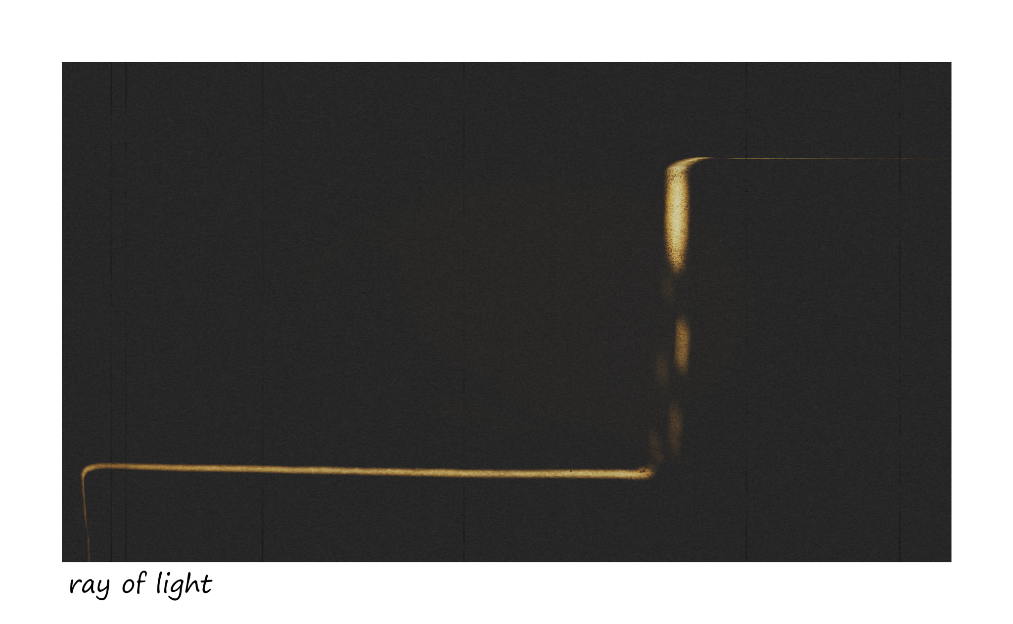 E 35mm F2 sample photo. Ray of light photography