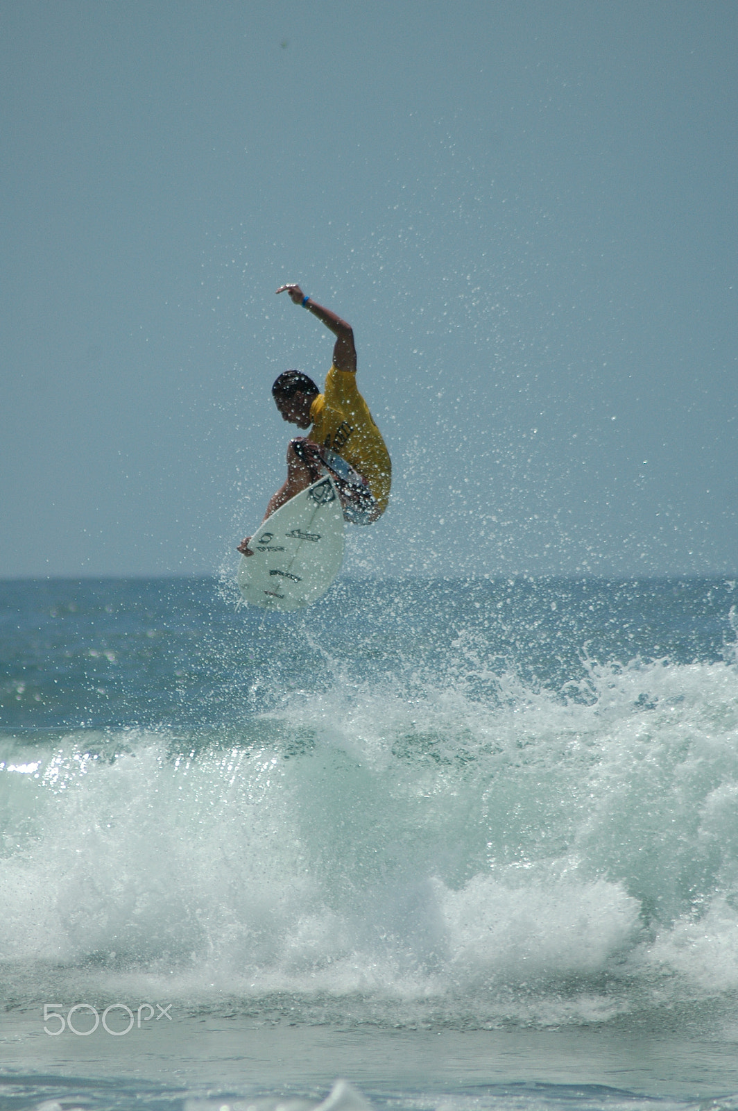 Nikon AF Nikkor 70-300mm F4-5.6G sample photo. Getting air photography