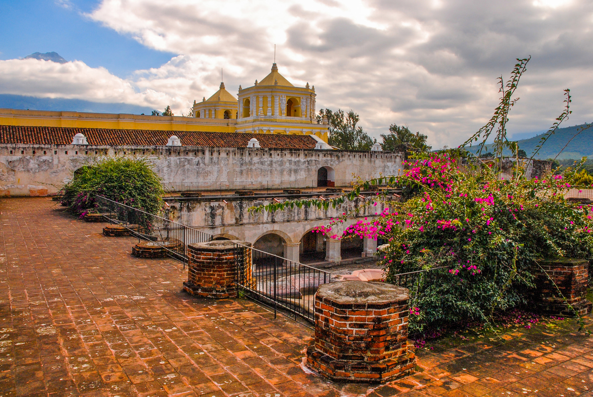 Sigma 18-200mm F3.5-6.3 DC sample photo. Antigua guatemala photography