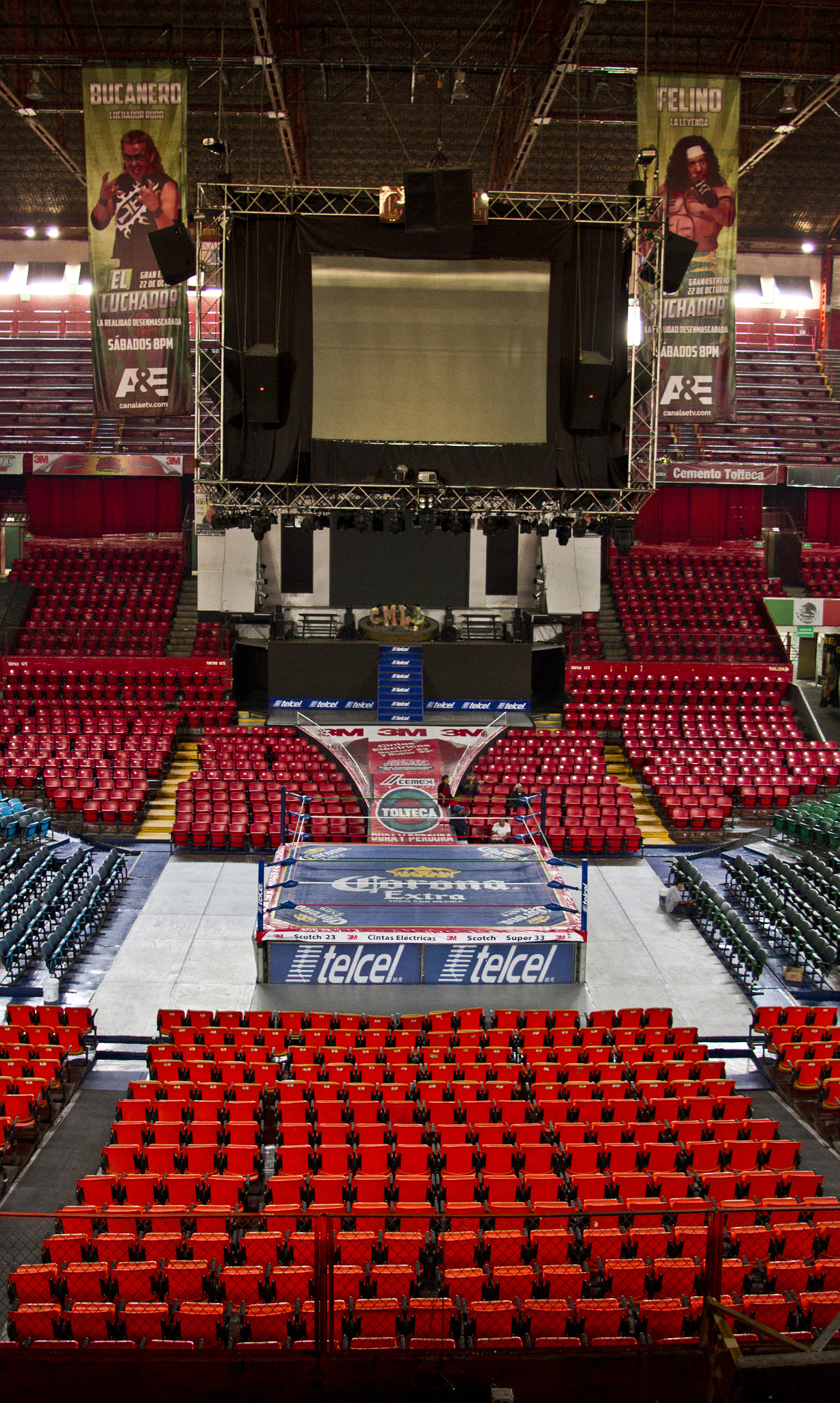 Canon EOS 7D + Canon EF 20-35mm F3.5-4.5 USM sample photo. Arena méxico photography