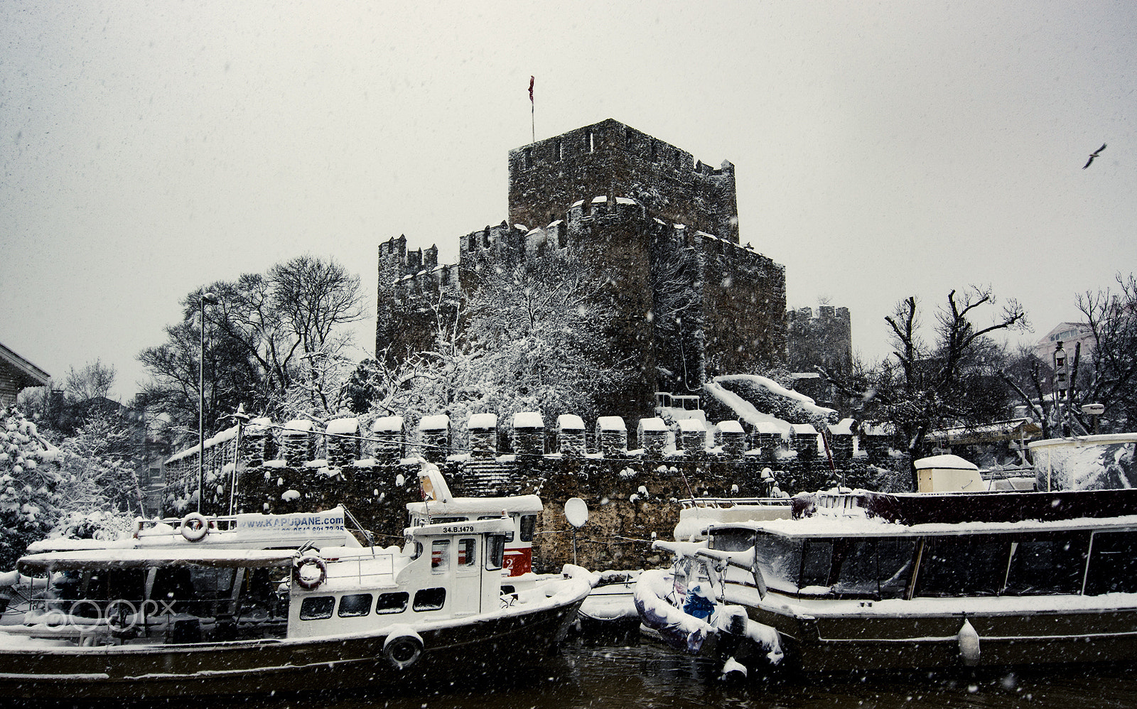 Pentax smc DA 12-24mm F4.0 ED AL (IF) sample photo. Anatolian fortress under snow photography