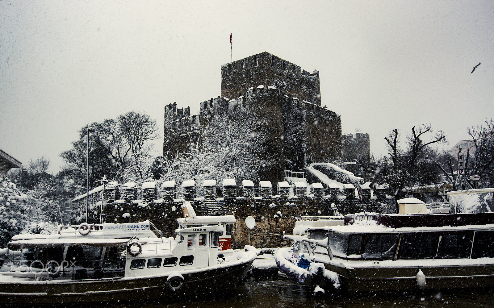 Pentax K-3 II sample photo. Anatolian fortress under snow photography