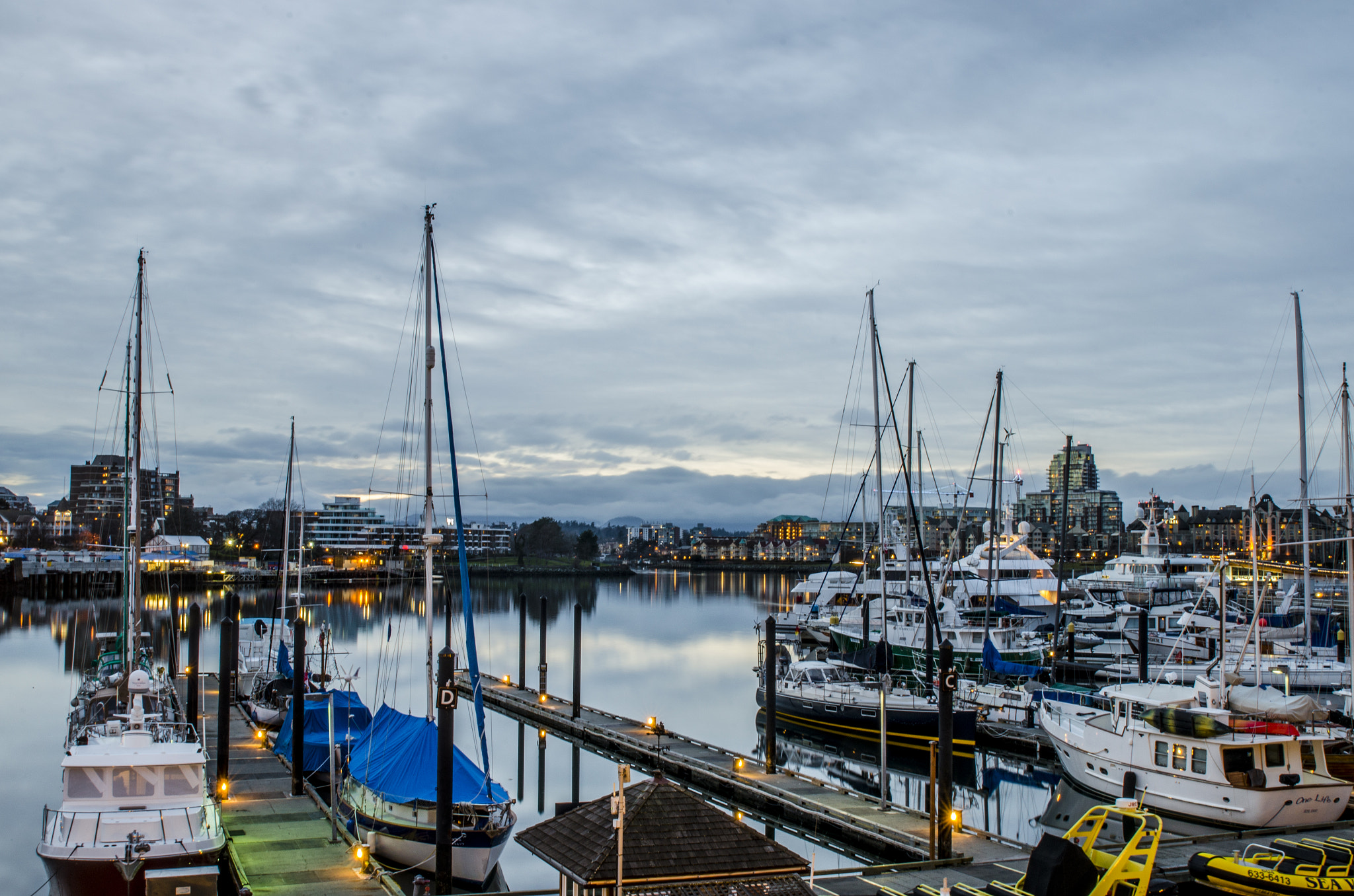 Nikon D5100 + Tamron SP 24-70mm F2.8 Di VC USD sample photo. An evening in victoria..!! photography