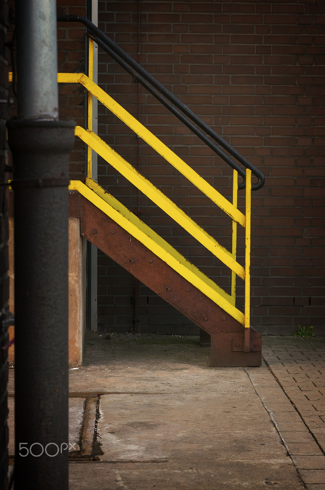 Sony Alpha NEX-6 + E 60mm F2.8 sample photo. Yellow railing photography