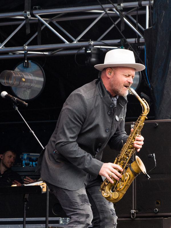 Olympus OM-D E-M10 sample photo. Sax photography