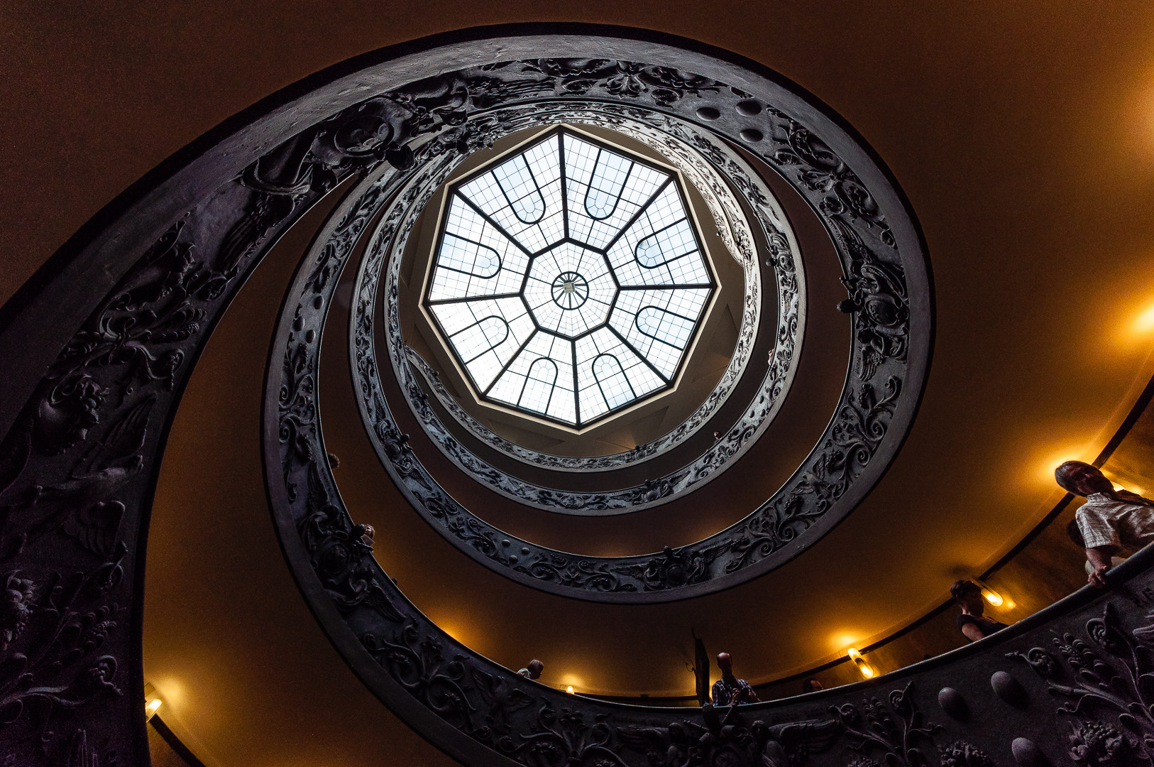 Sigma 8-16mm F4.5-5.6 DC HSM sample photo. Contre-champ photography