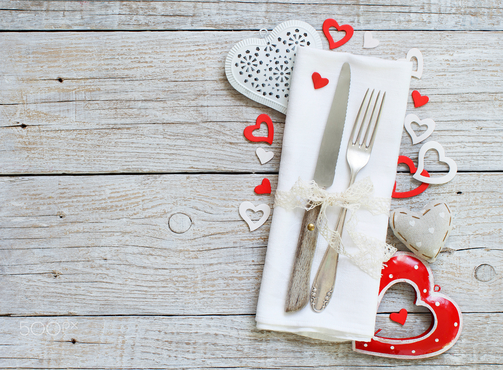Canon EOS 650D (EOS Rebel T4i / EOS Kiss X6i) + Canon EF 50mm F1.2L USM sample photo. Valentine day table setting photography