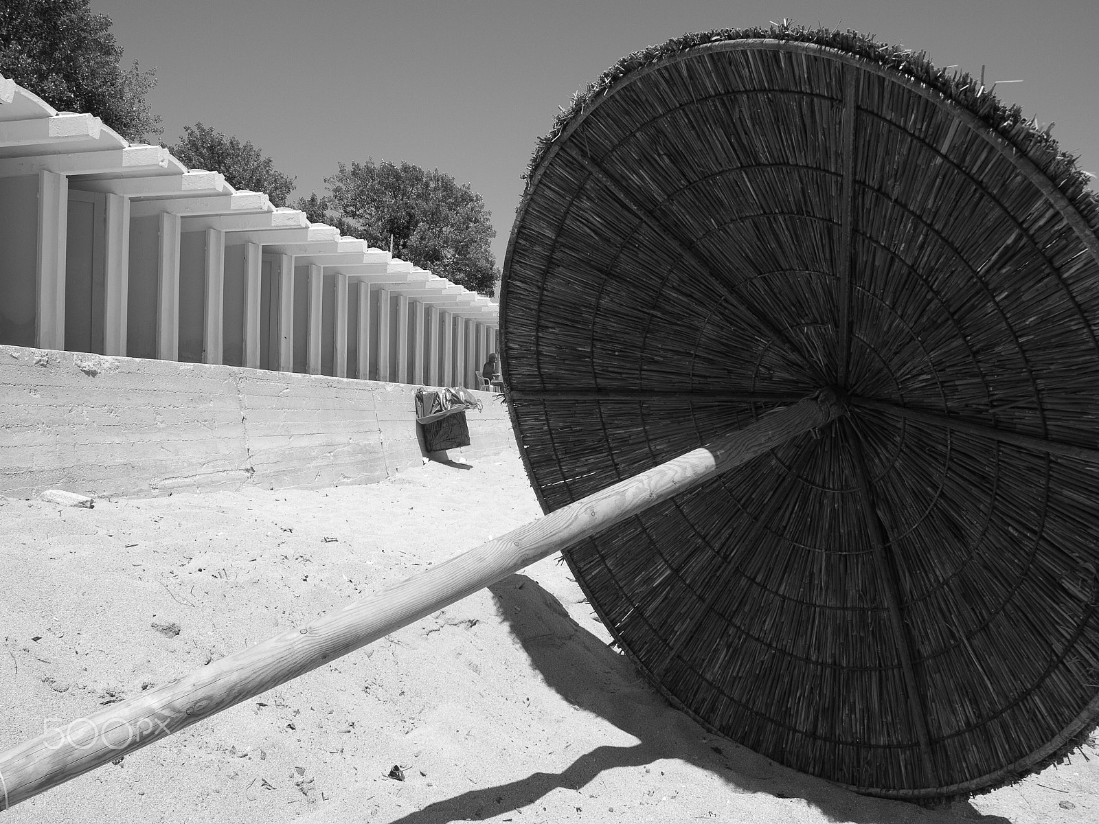 Olympus E-520 (EVOLT E-520) + OLYMPUS 14-42mm Lens sample photo. Umbrella photography